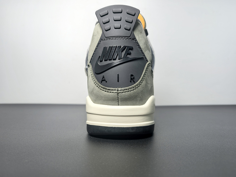 UNDEFEATED x Air Jordan 4 OG IB1519-200