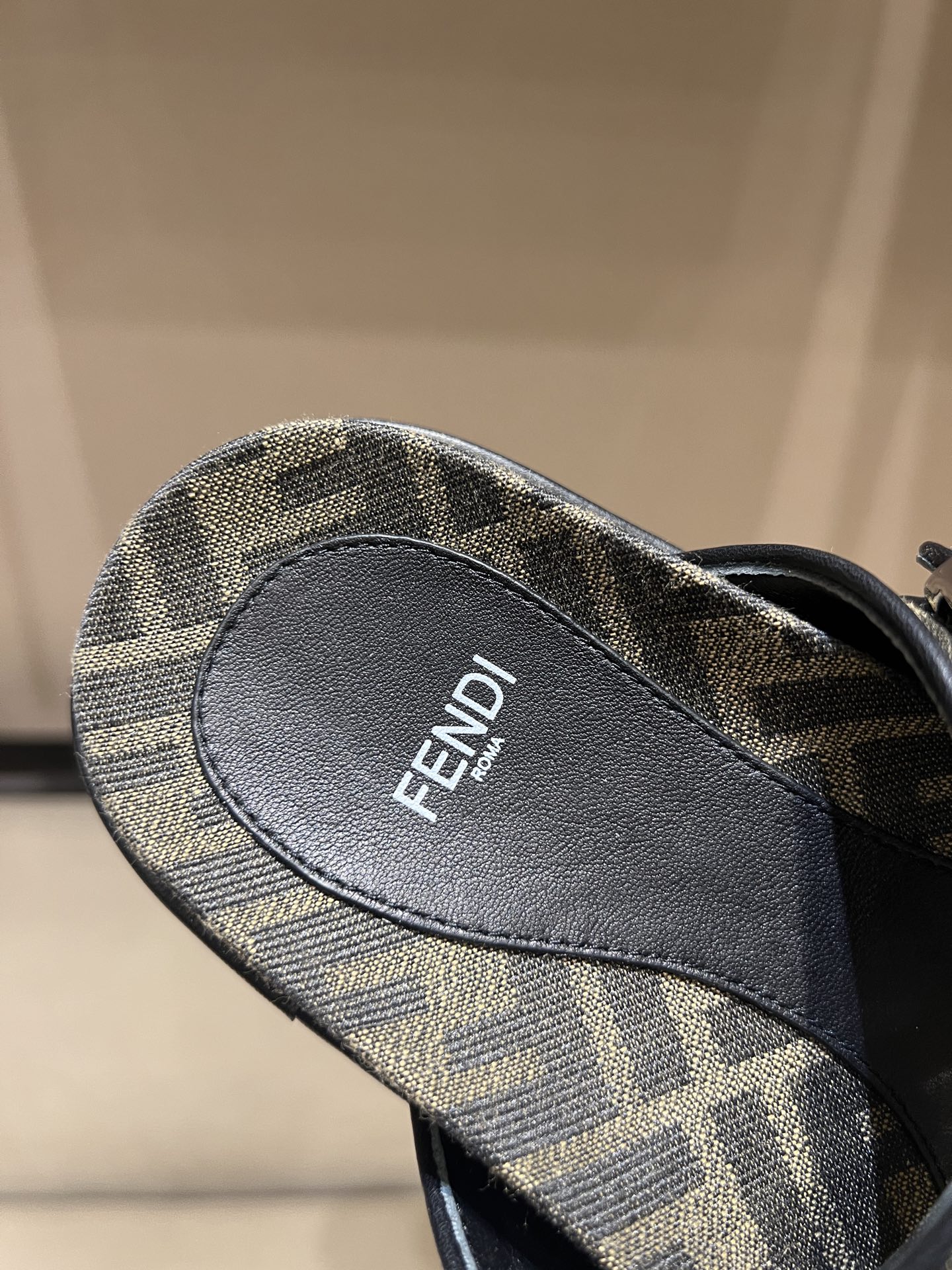 Fendi 2025ss Baguette Slides(EU35-41)