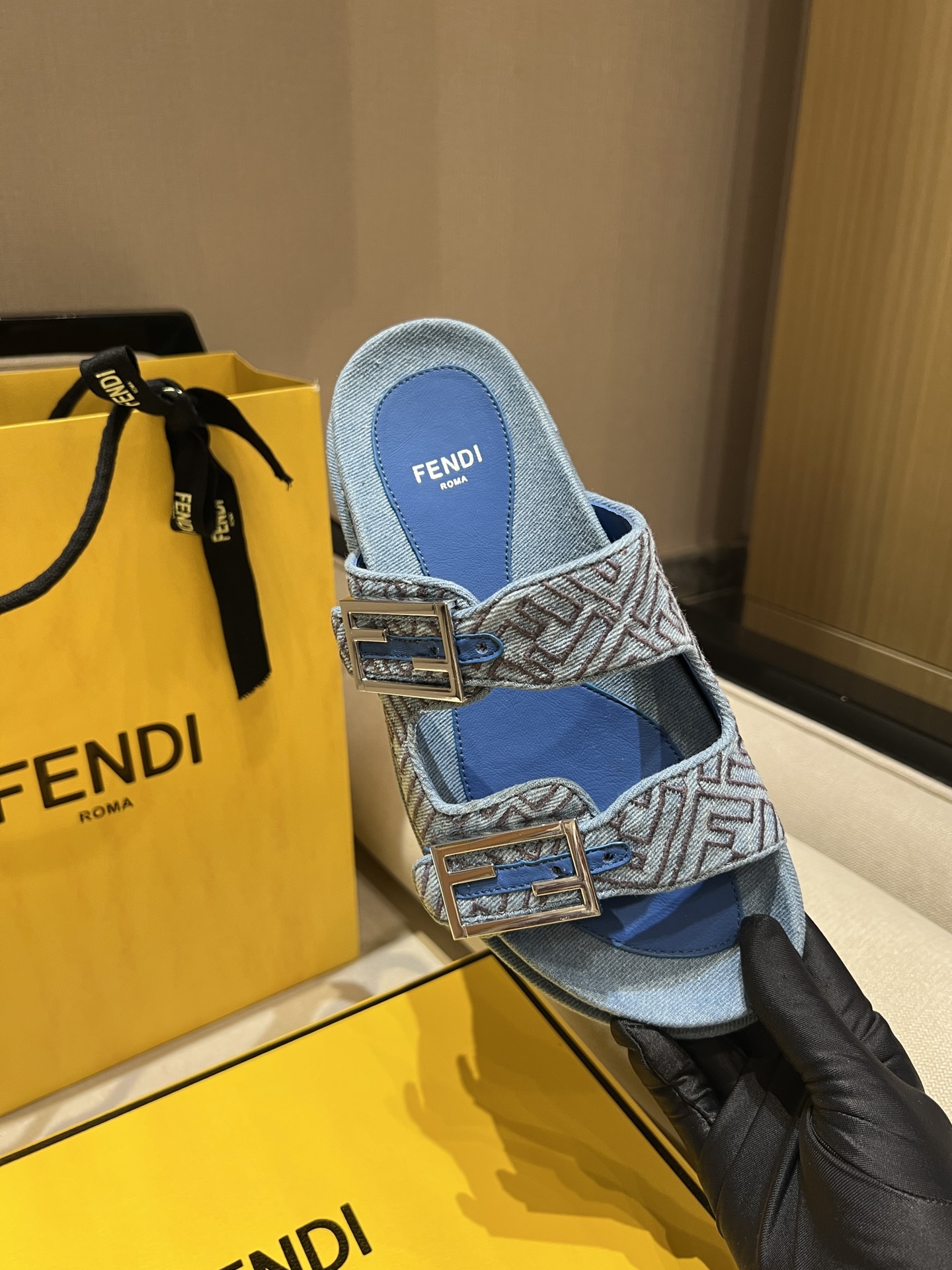 Fendi 2025ss Baguette Slides(EU35-41)
