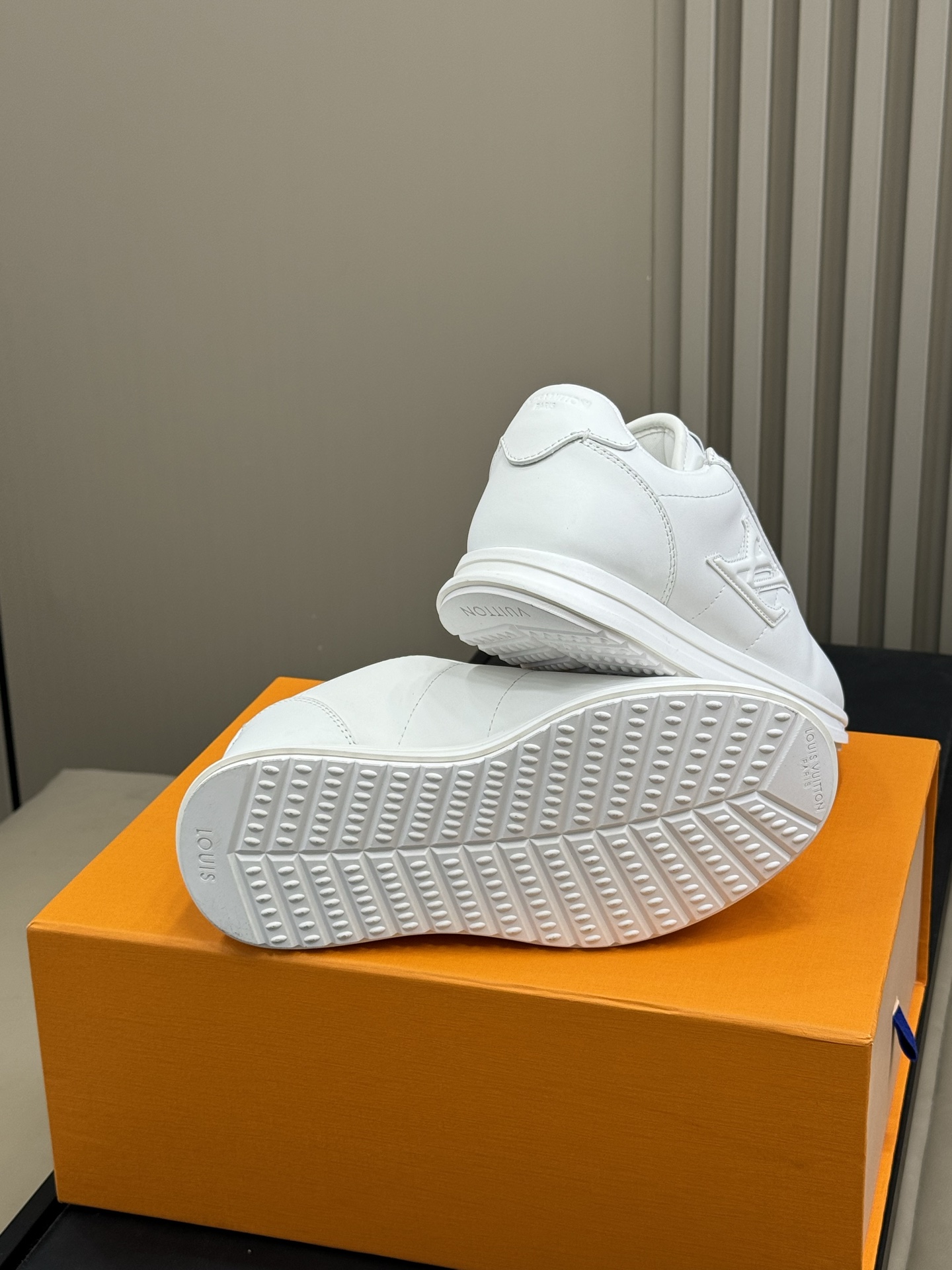 Lou*s Vuitton Buttersoft Sneakers(EU35-46)