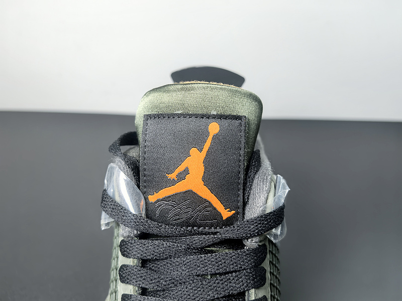 UNDEFEATED x Air Jordan 4 OG IB1519-200