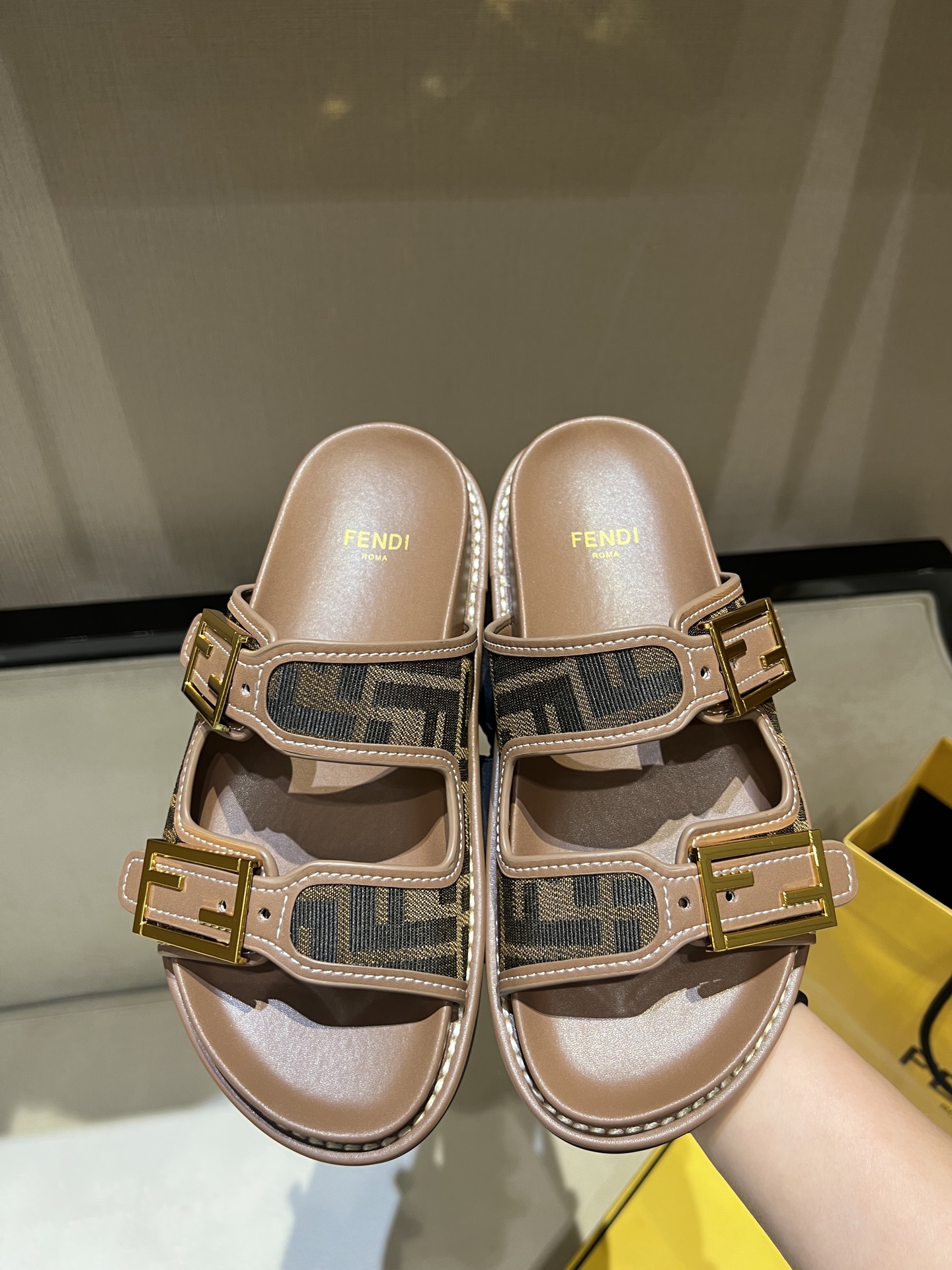 Fendi 2025ss Baguette Slides(EU35-41)