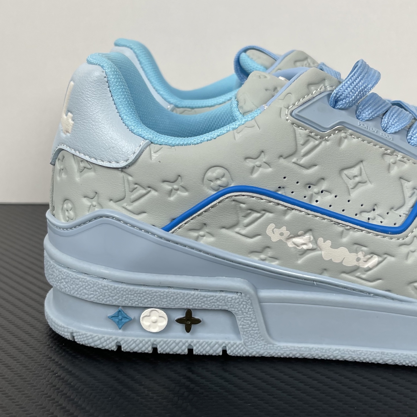 Louis Vuitton Trainer Sneakers(EU40-46)