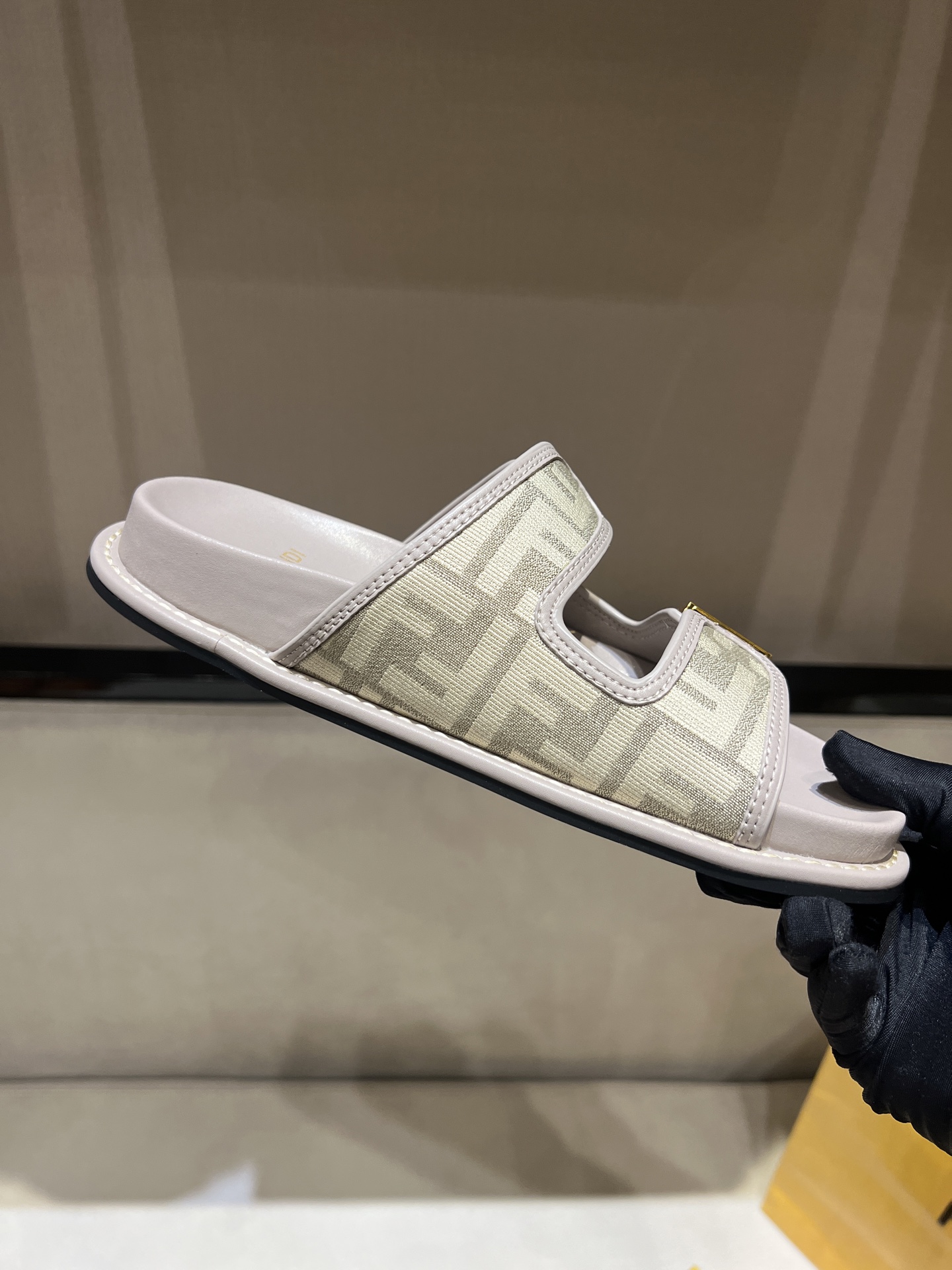Fendi 2025ss Baguette Slides(EU35-41)