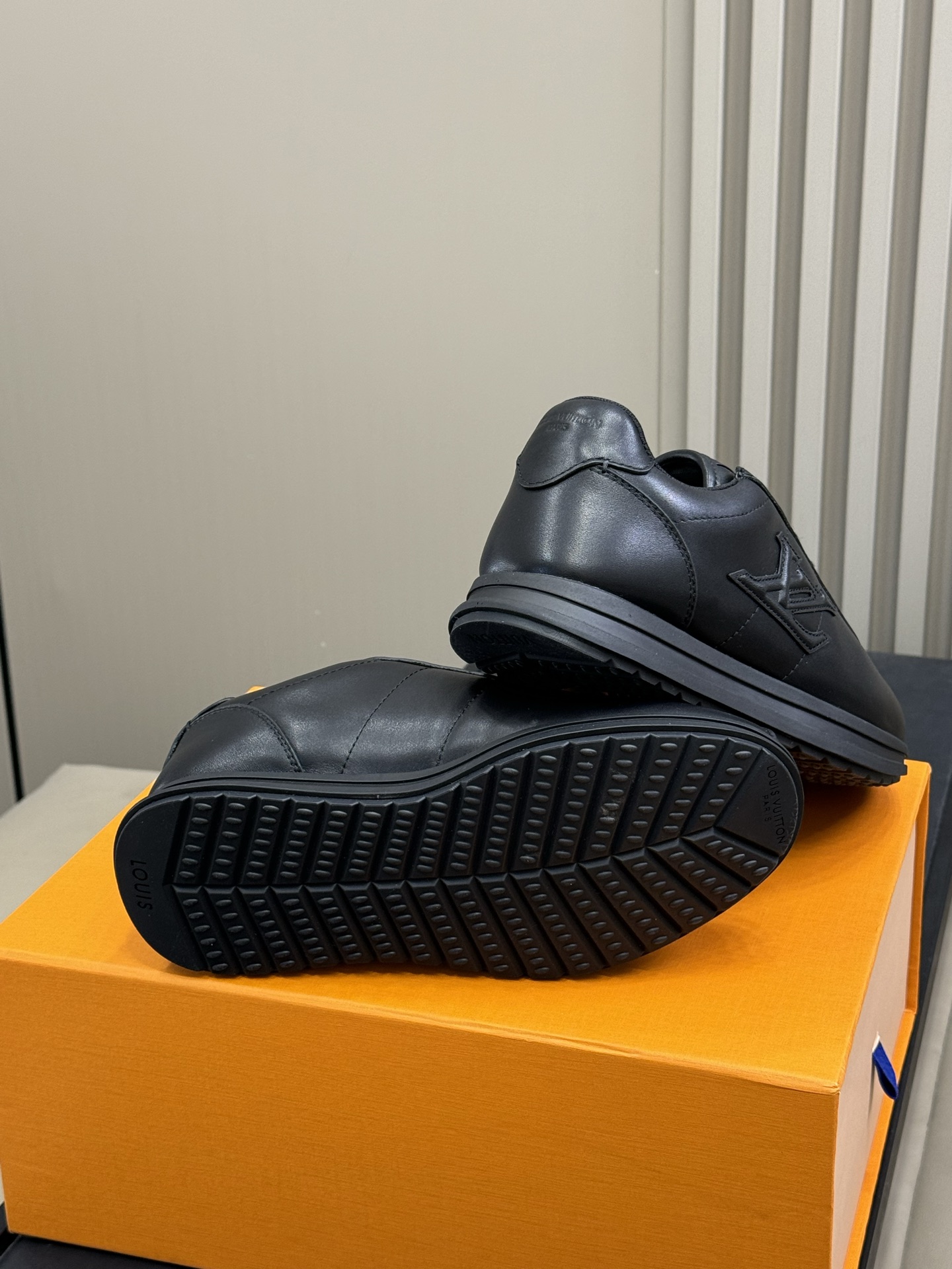 Lou*s Vuitton Buttersoft Sneakers(EU35-46)