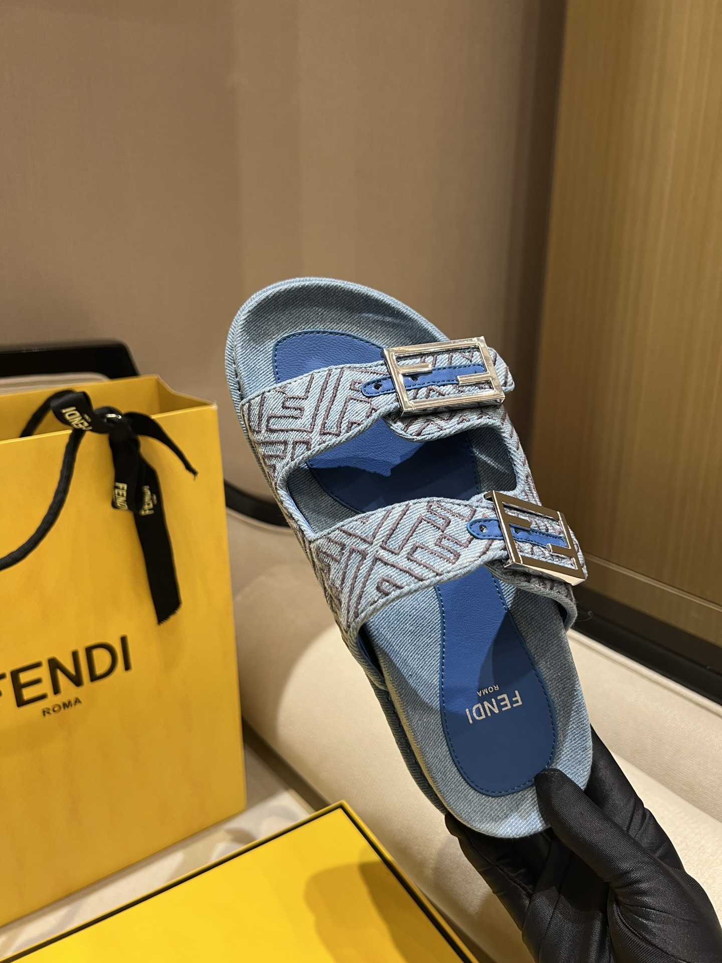Fendi 2025ss Baguette Slides(EU35-41)
