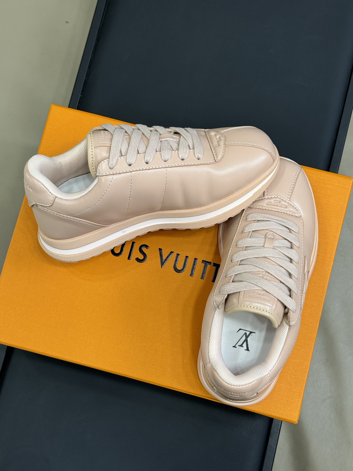Lou*s Vuitton Buttersoft Sneakers(EU35-46)