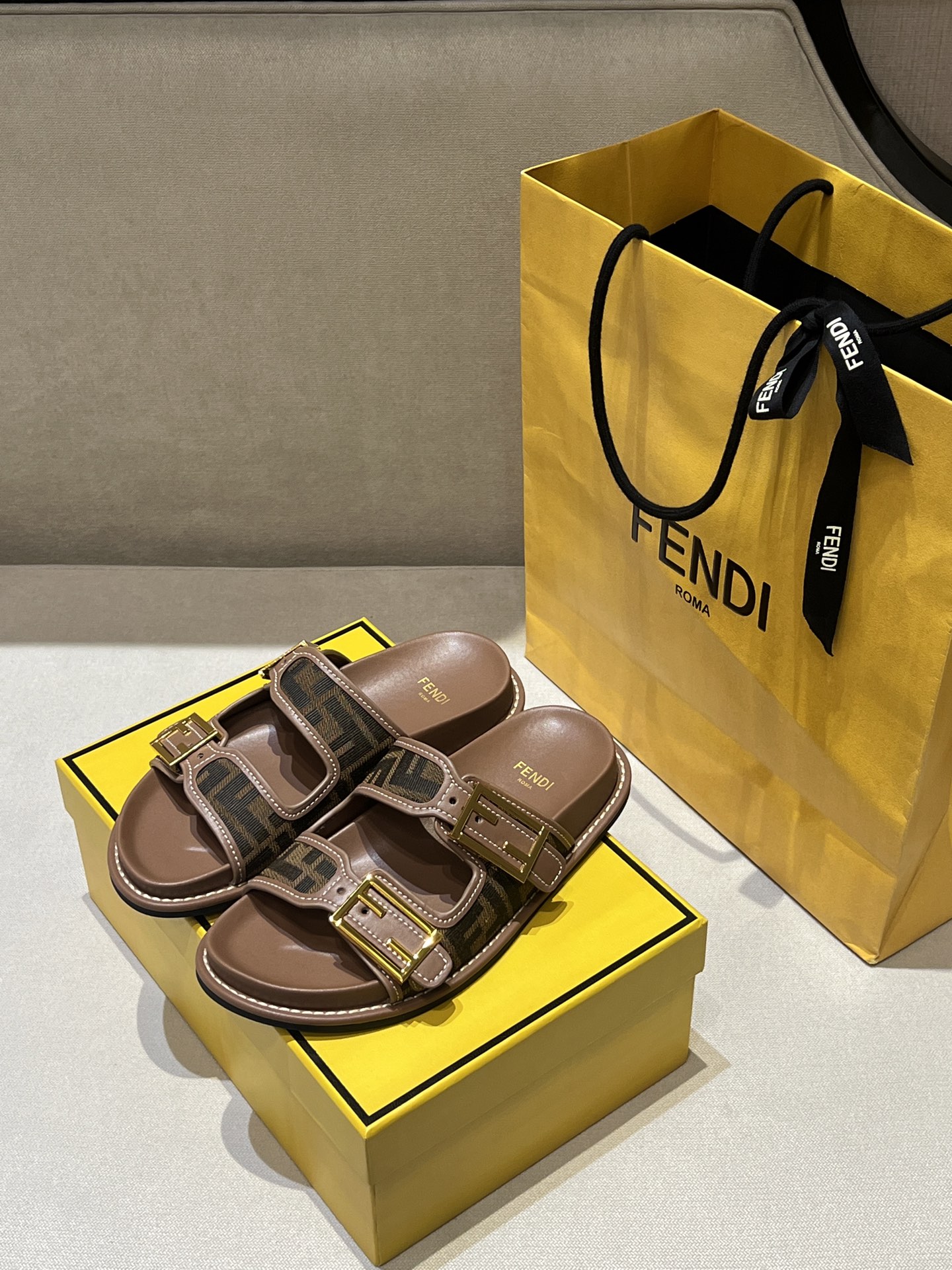 Fendi 2025ss Baguette Slides(EU35-41)