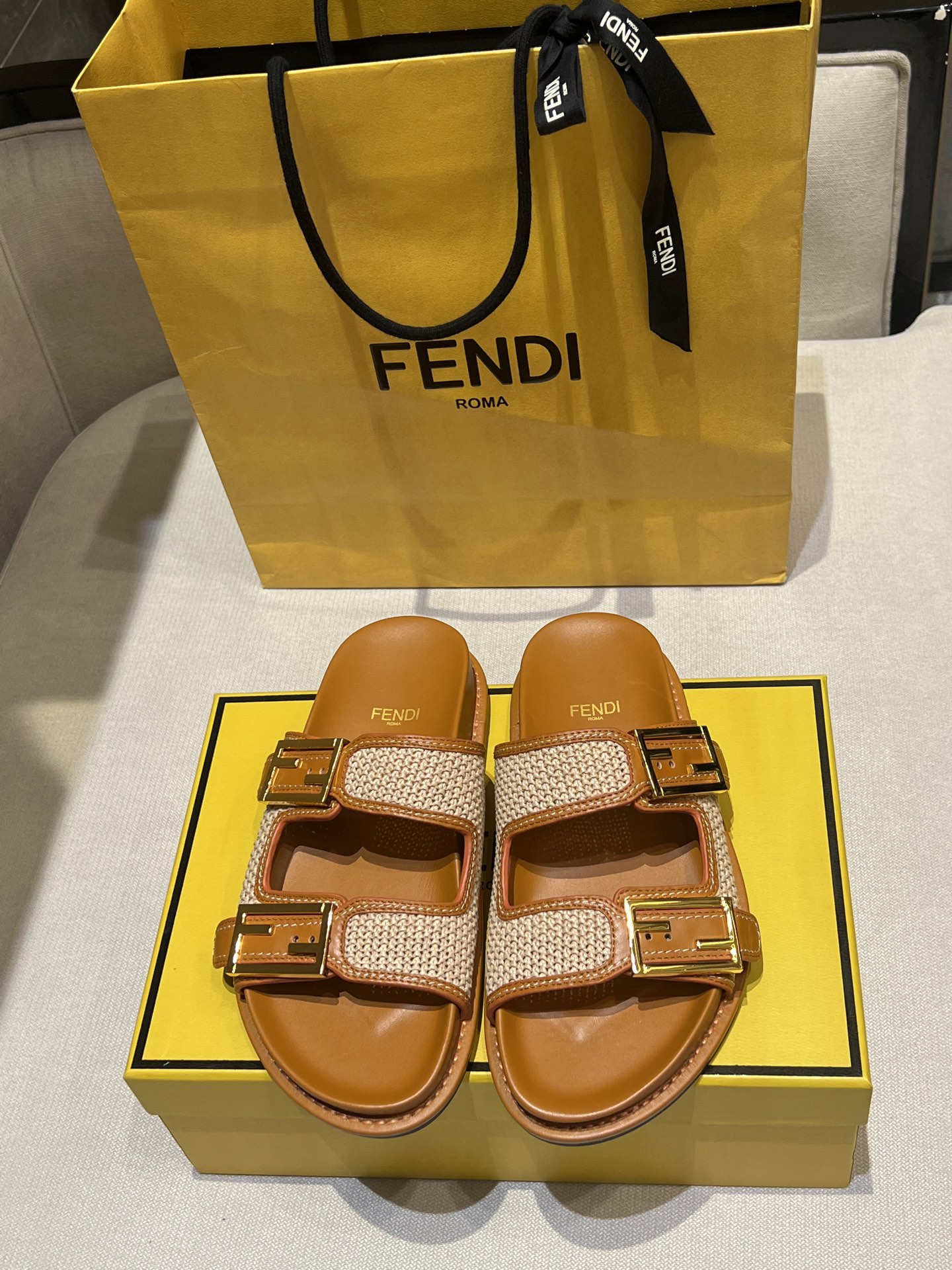 Fendi 2025ss Baguette Slides(EU35-41)
