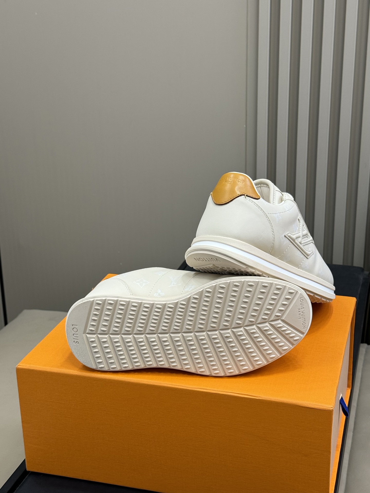 Lou*s Vuitton Buttersoft Sneakers(EU35-46)