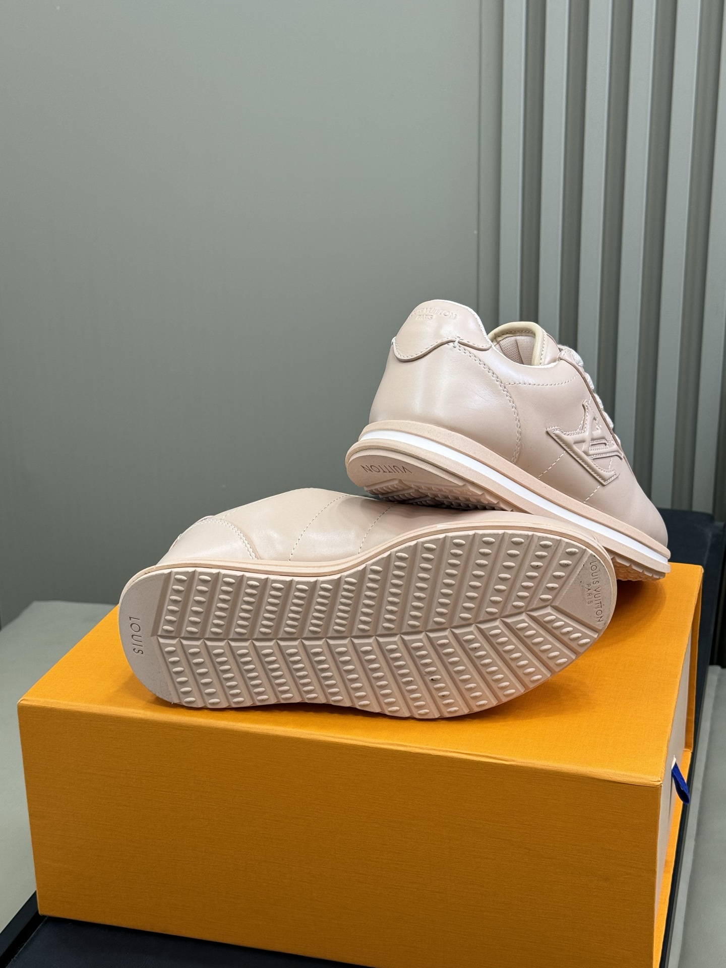 Lou*s Vuitton Buttersoft Sneakers(EU35-46)
