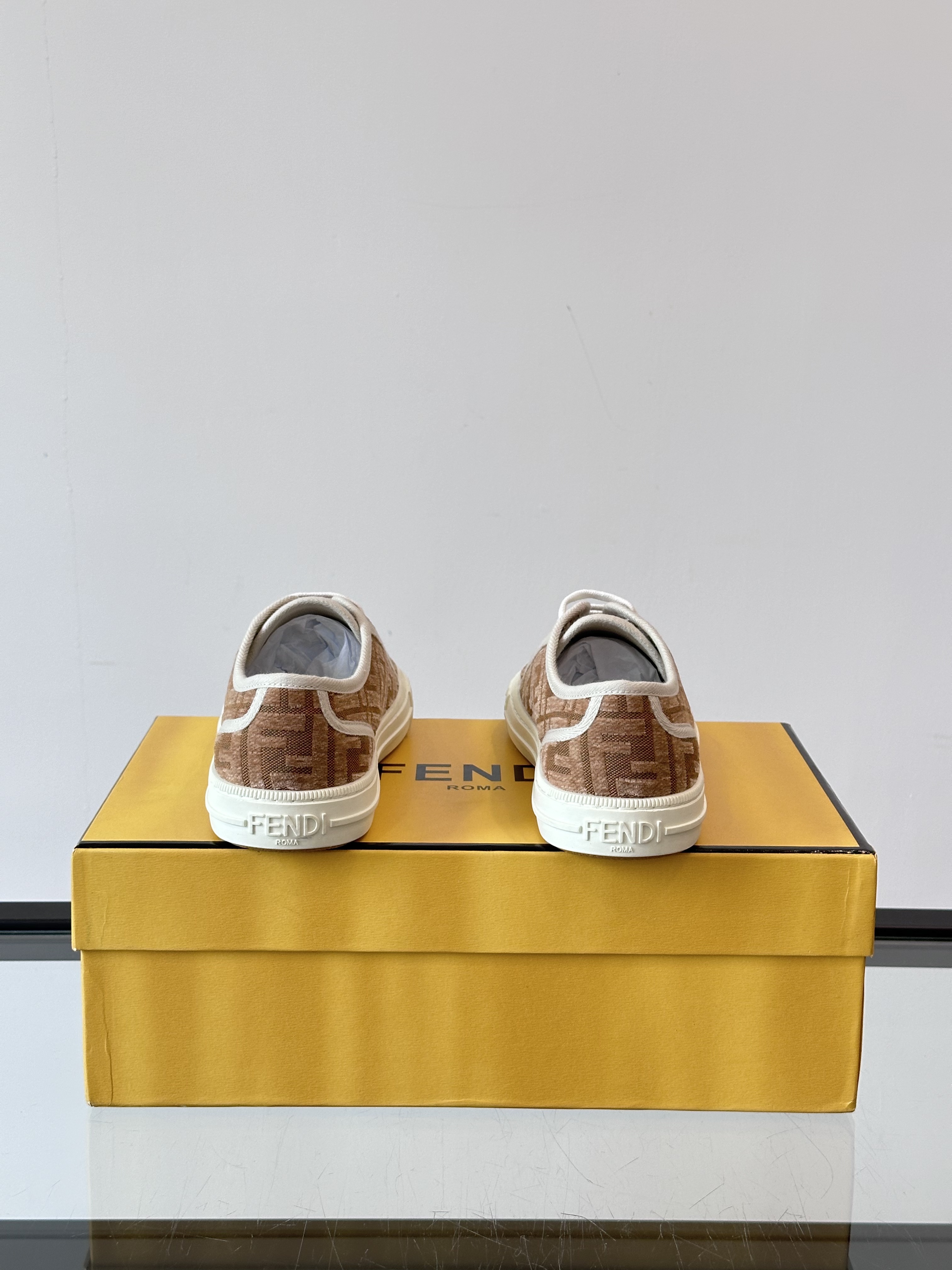 Fend* 2025ss Sneakers(EU35-45)