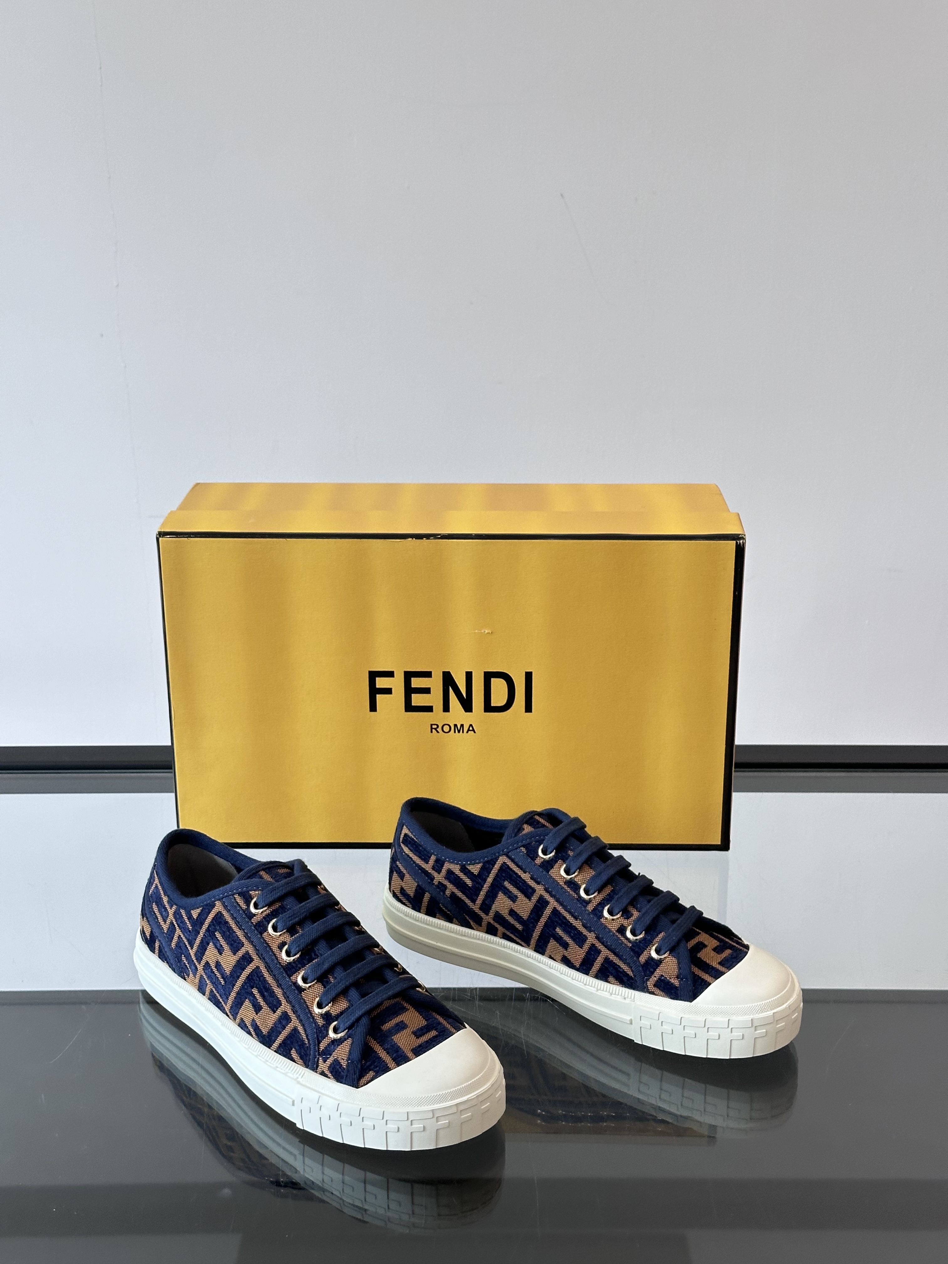 Fend* 2025ss Sneakers(EU35-45)