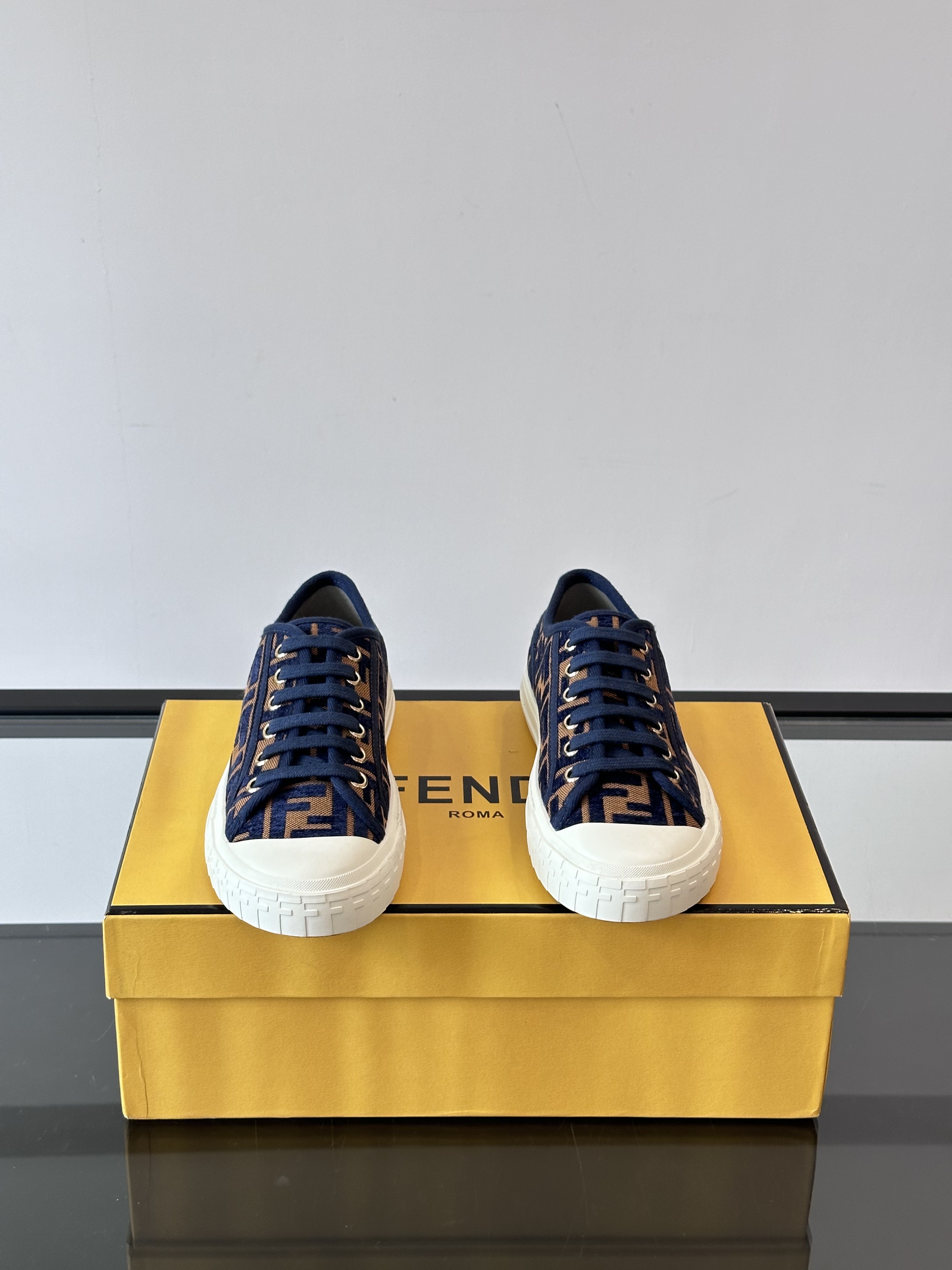 Fend* 2025ss Sneakers(EU35-45)