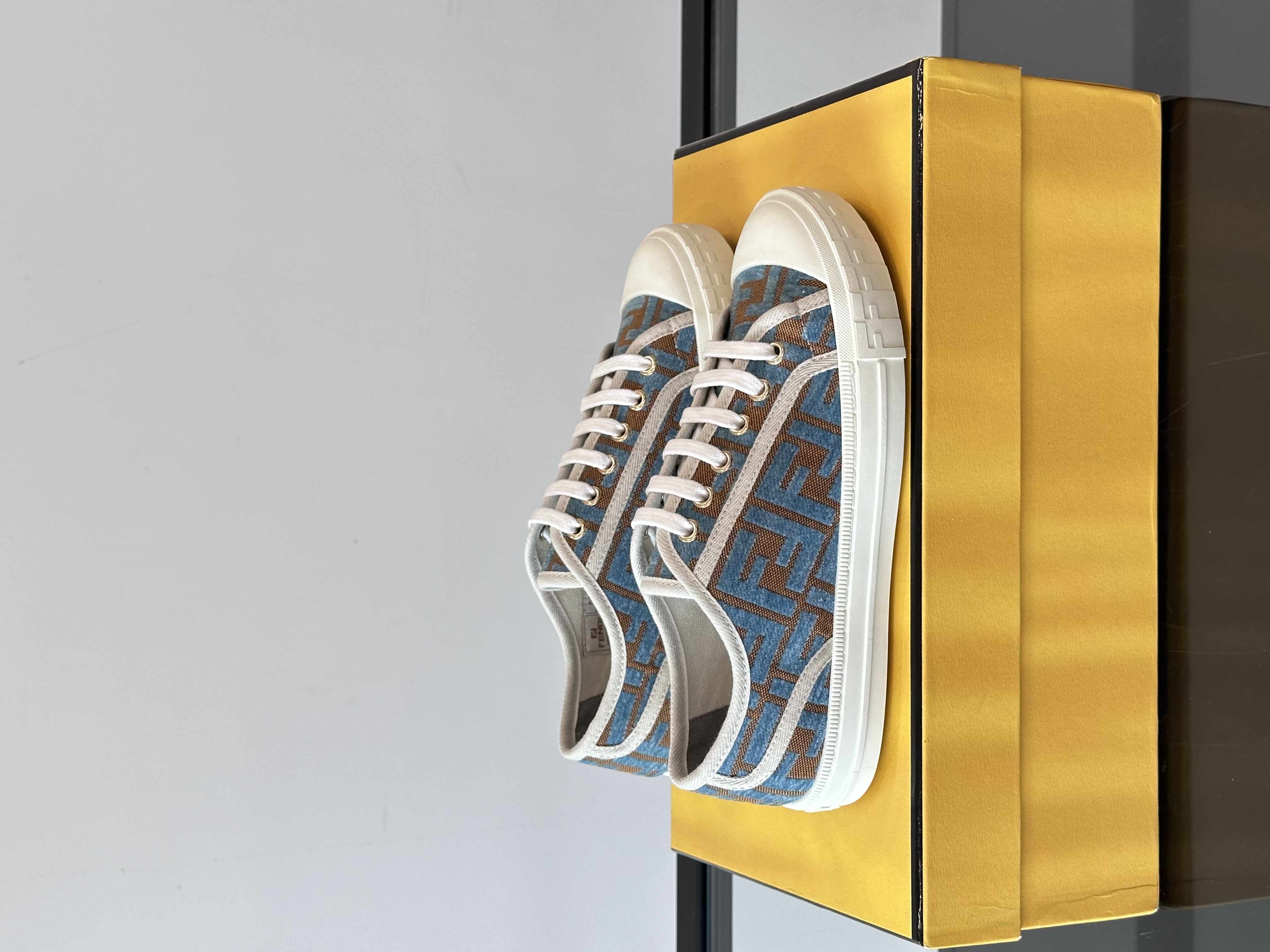 Fend* 2025ss Sneakers(EU35-45)