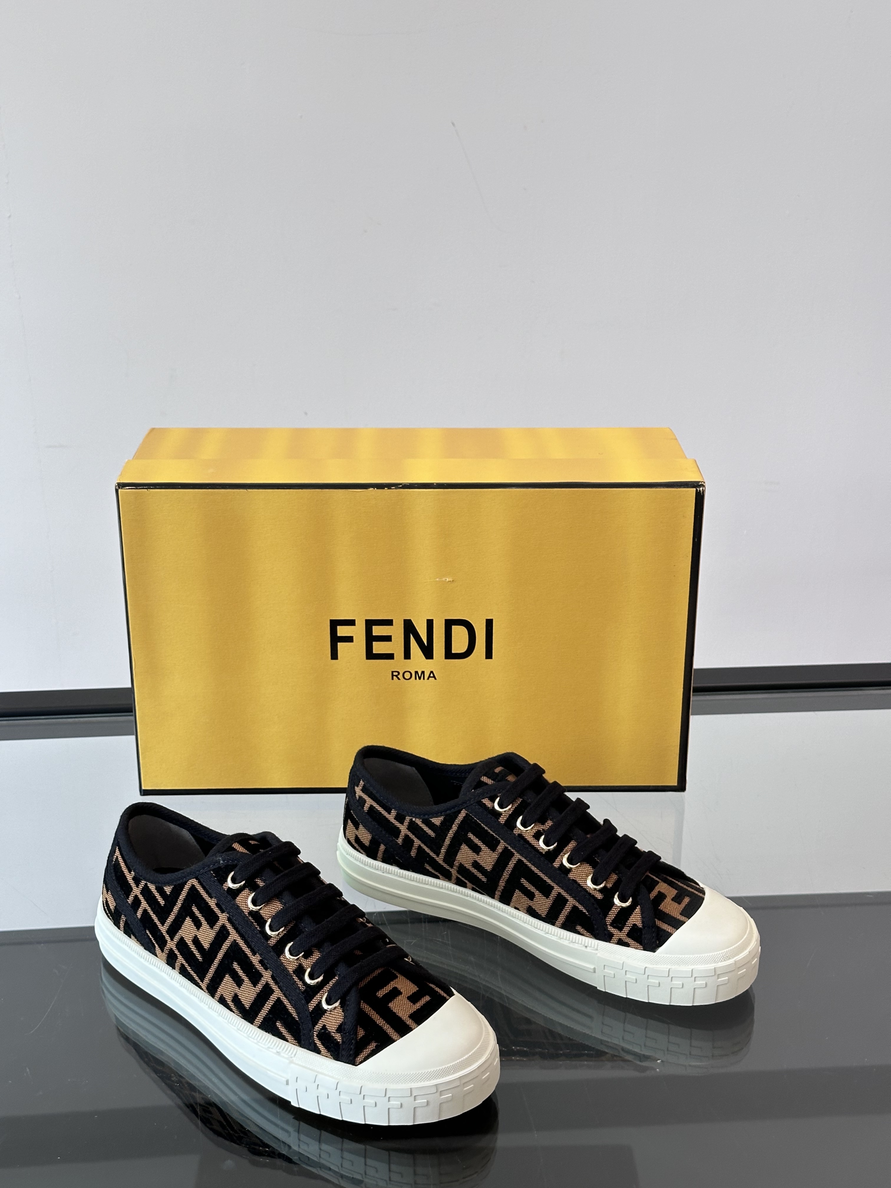 Fend* 2025ss Sneakers(EU35-45)