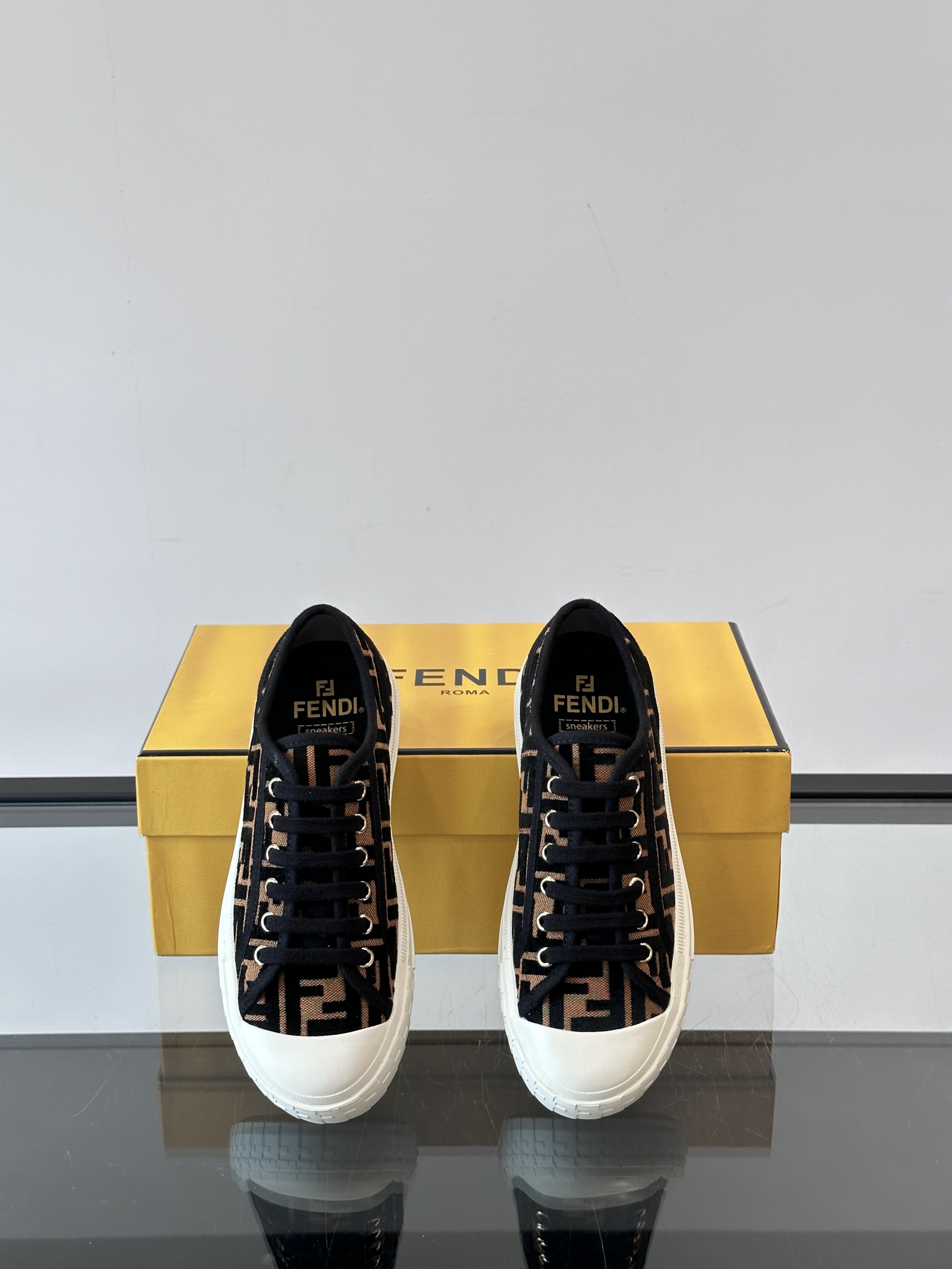 Fend* 2025ss Sneakers(EU35-45)