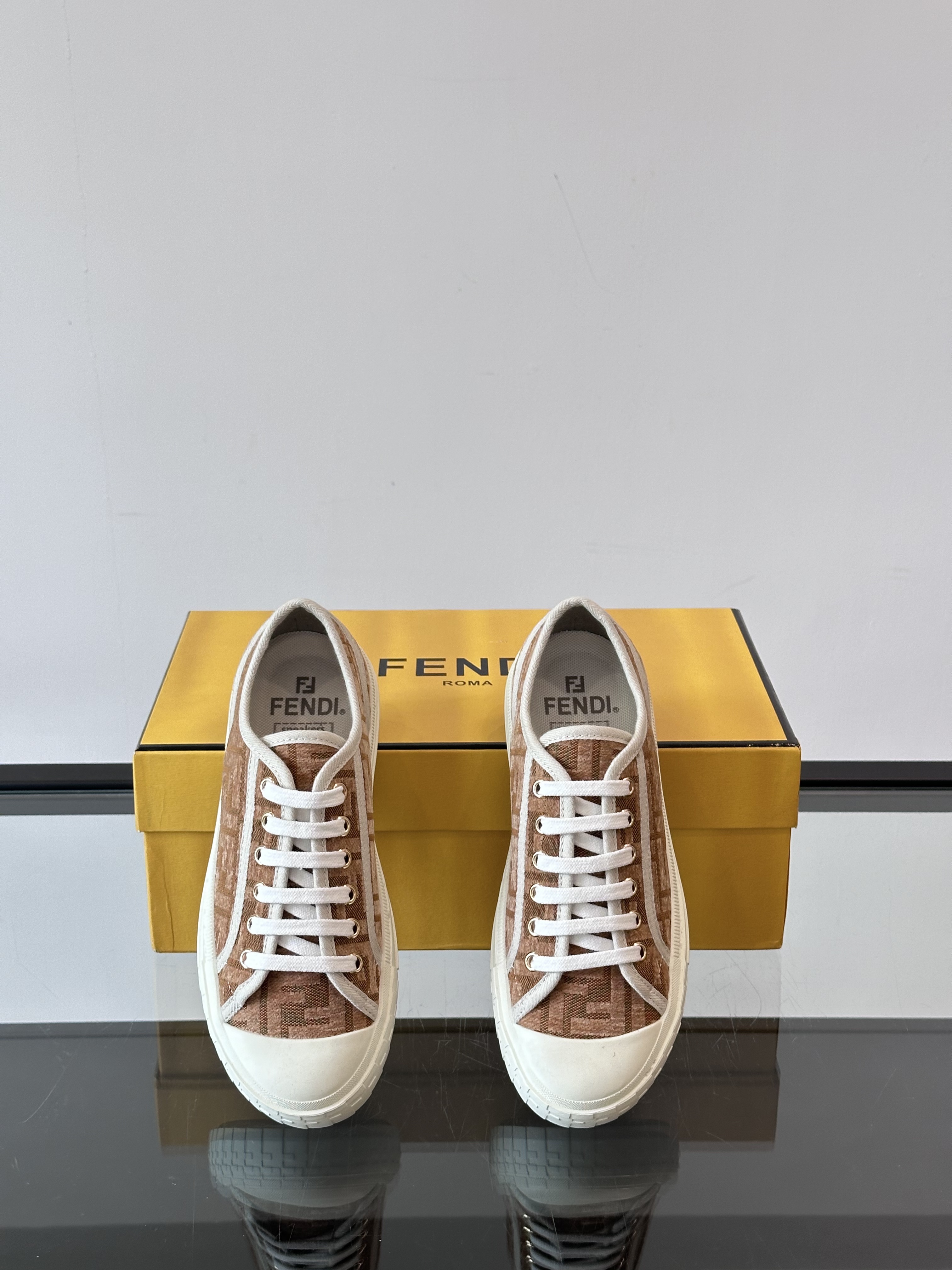 Fend* 2025ss Sneakers(EU35-45)