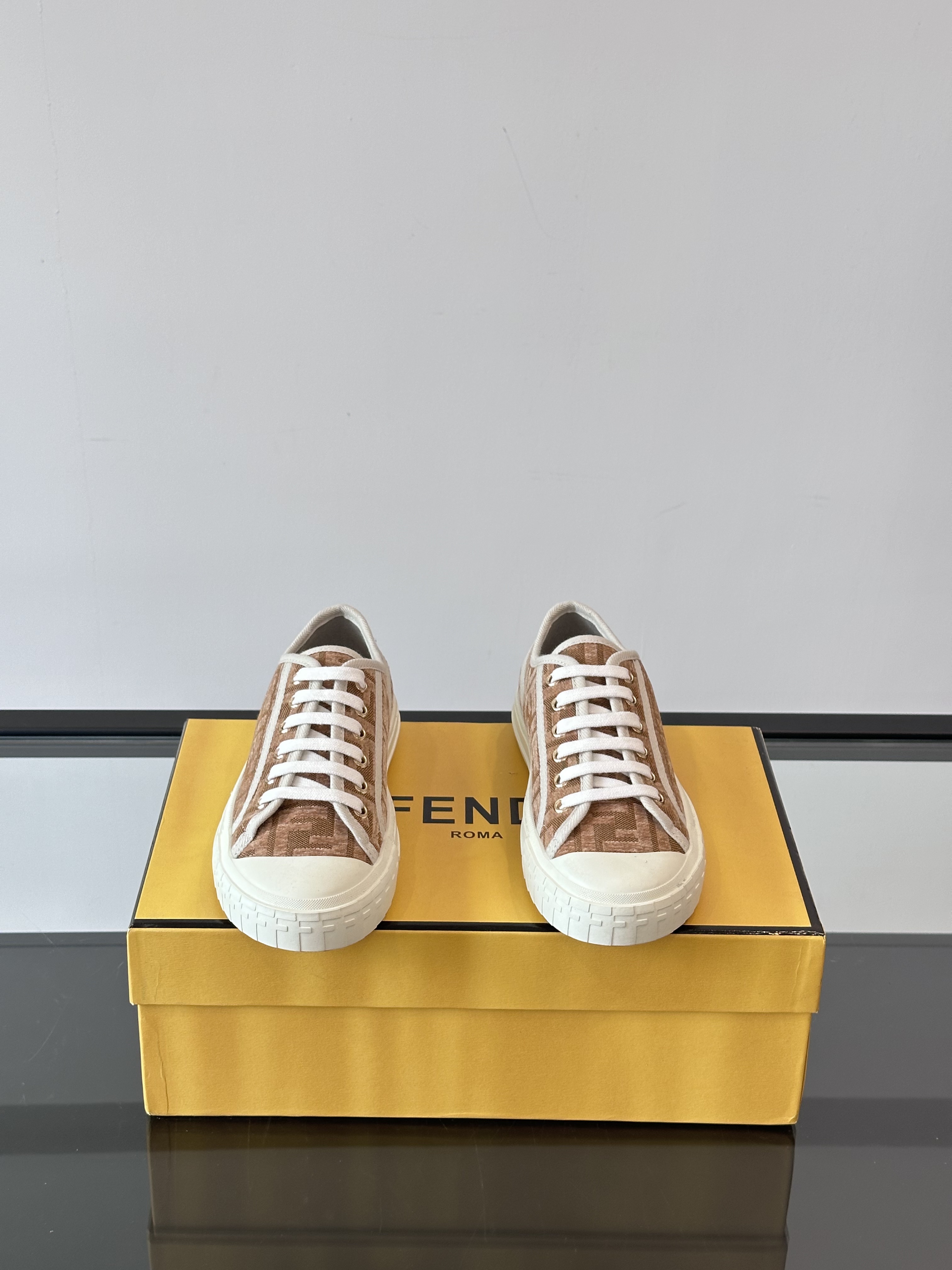 Fend* 2025ss Sneakers(EU35-45)