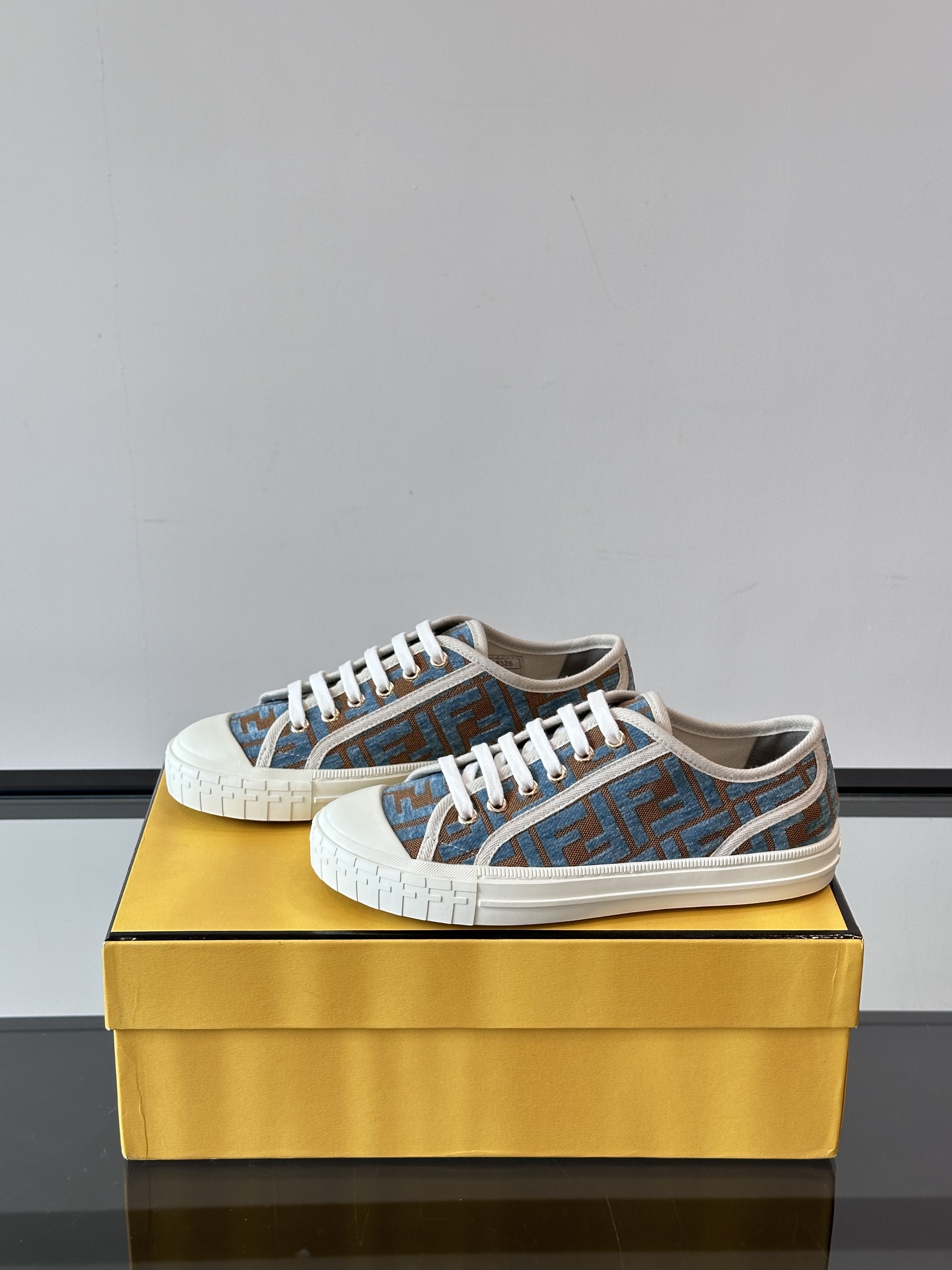 Fend* 2025ss Sneakers(EU35-45)