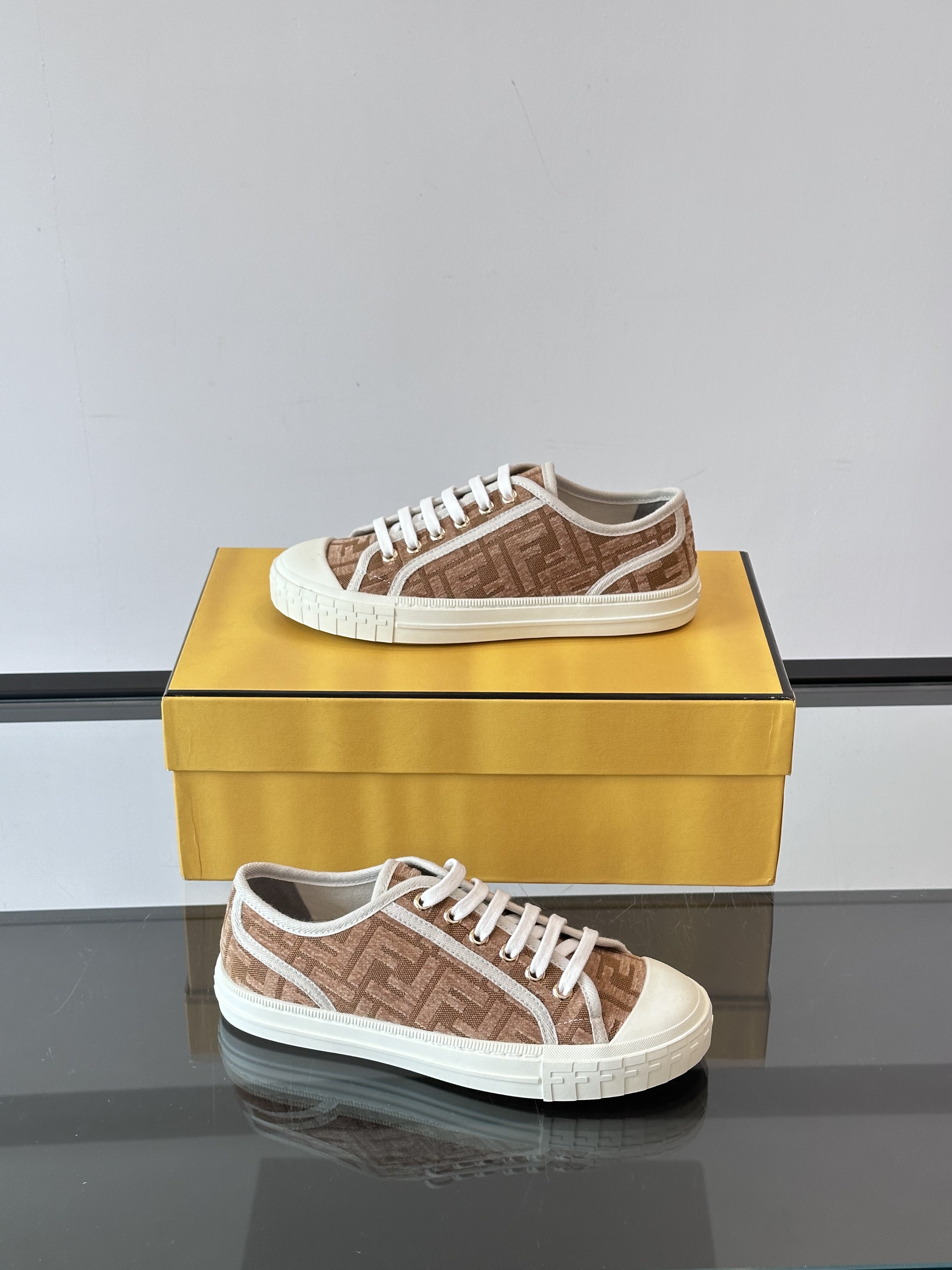 Fend* 2025ss Sneakers(EU35-45)