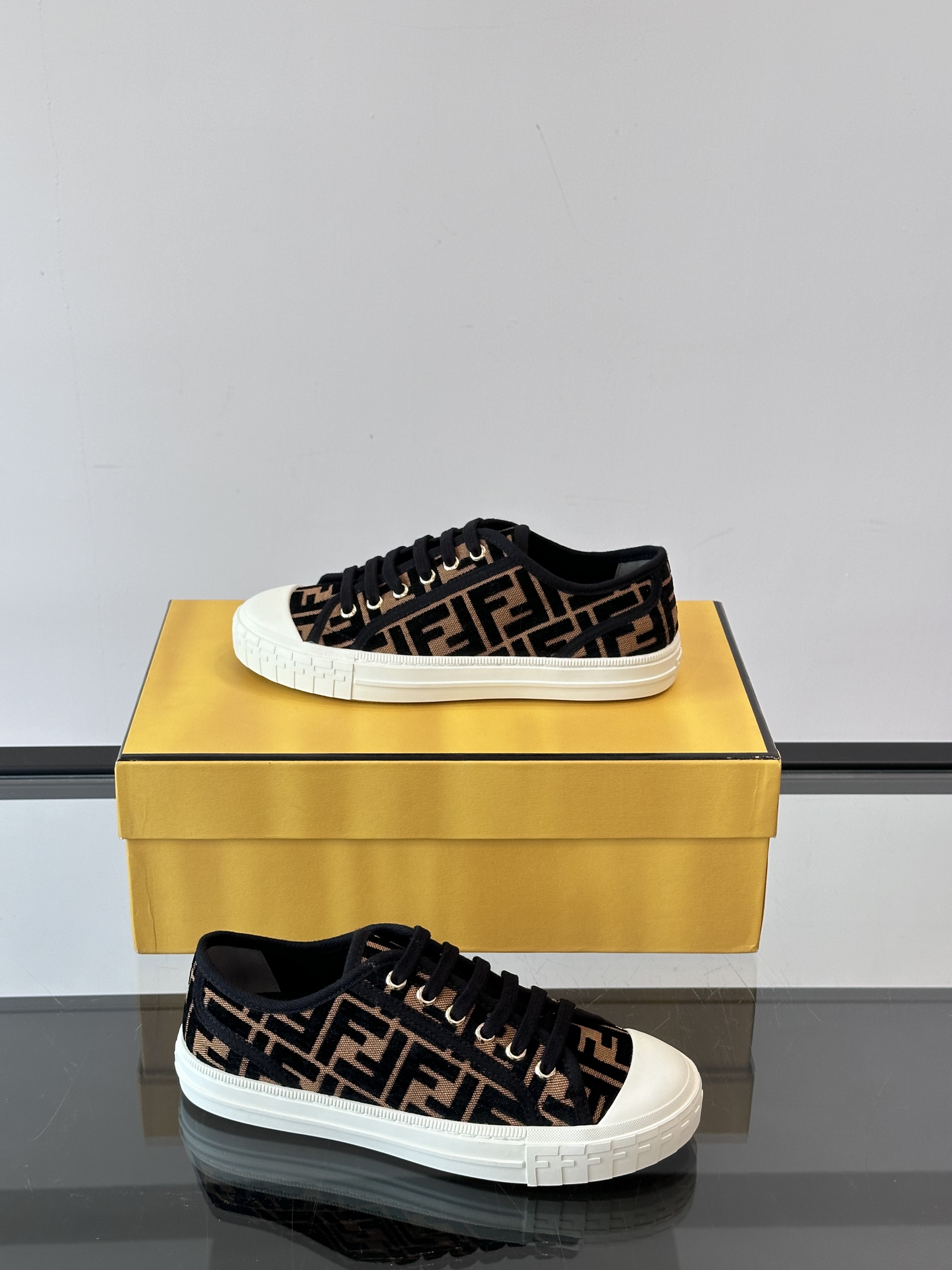 Fend* 2025ss Sneakers(EU35-45)