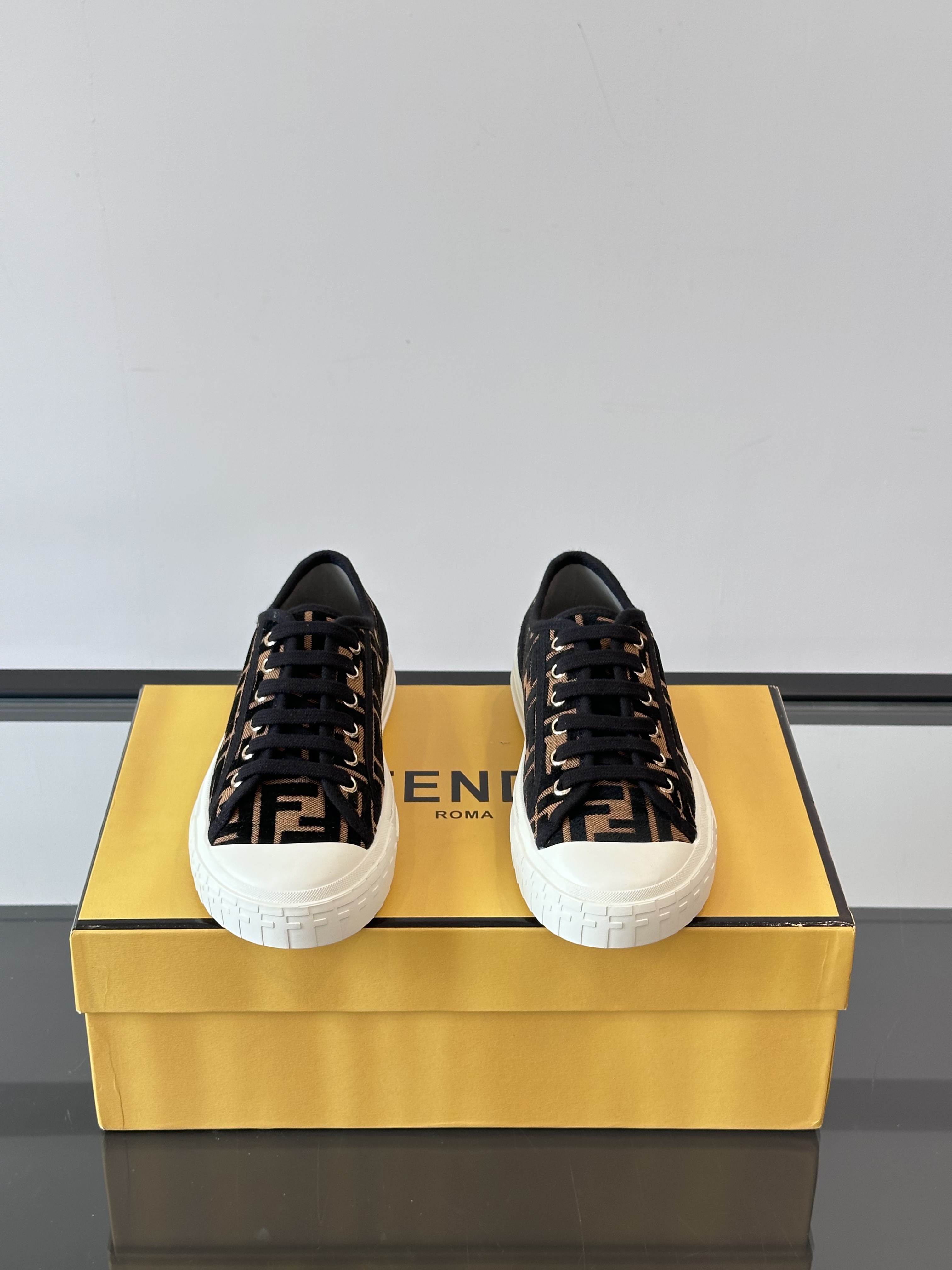 Fend* 2025ss Sneakers(EU35-45)