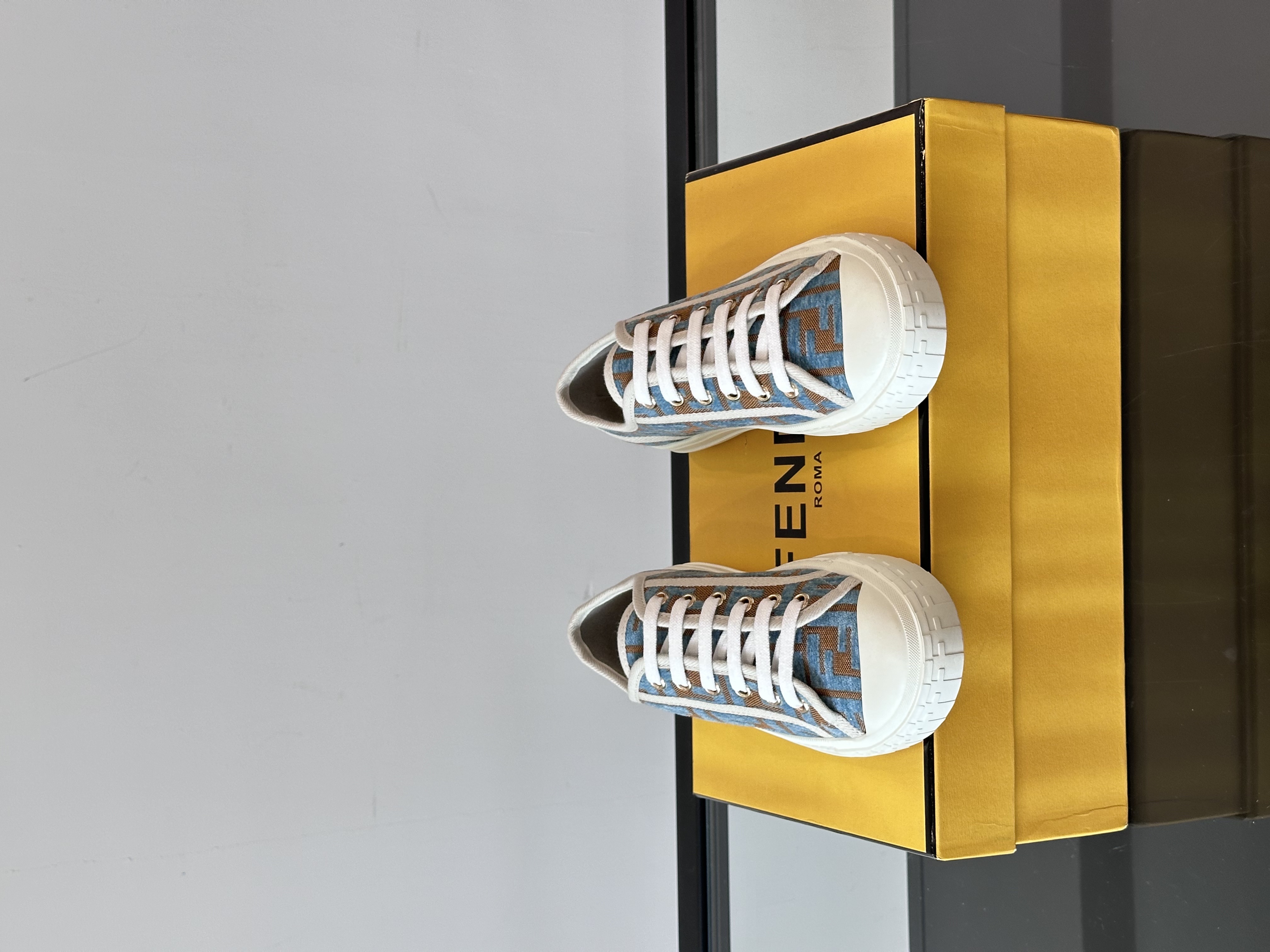 Fend* 2025ss Sneakers(EU35-45)