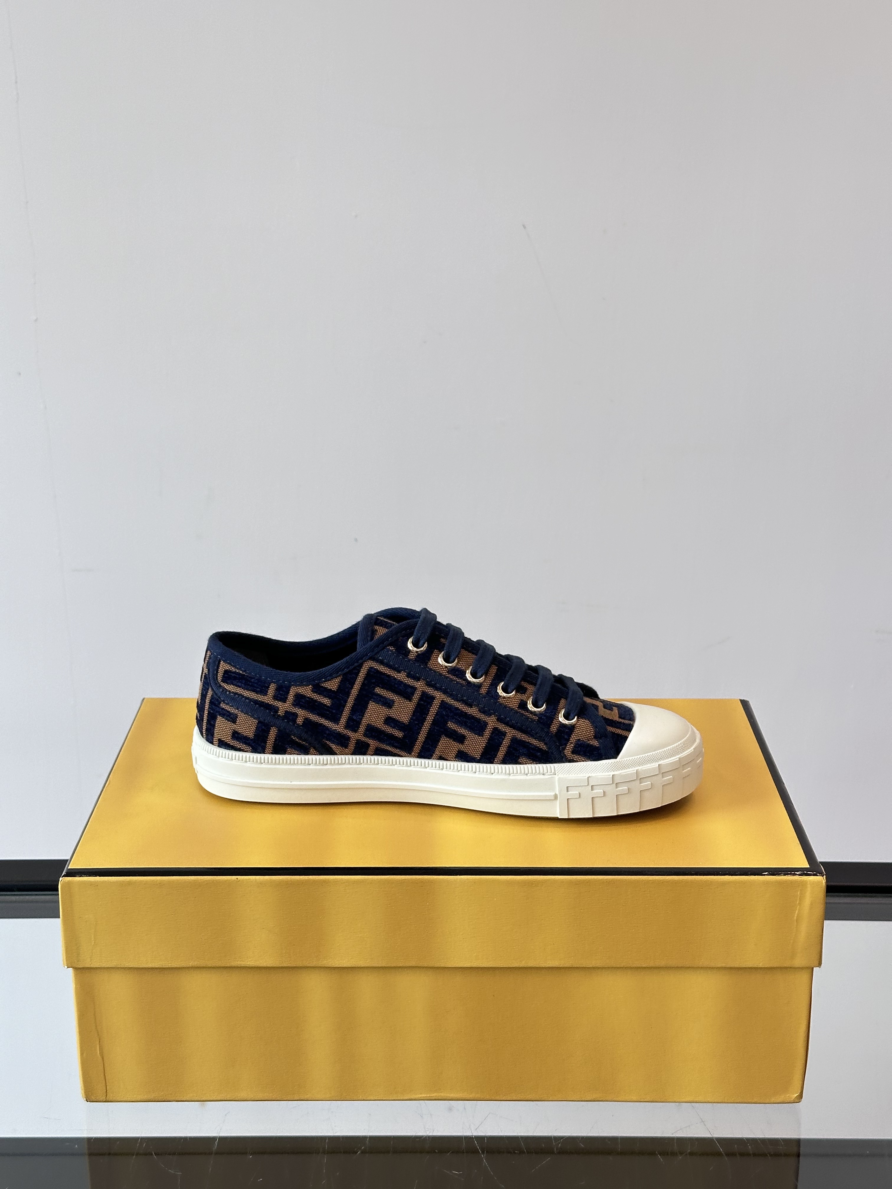 Fend* 2025ss Sneakers(EU35-45)