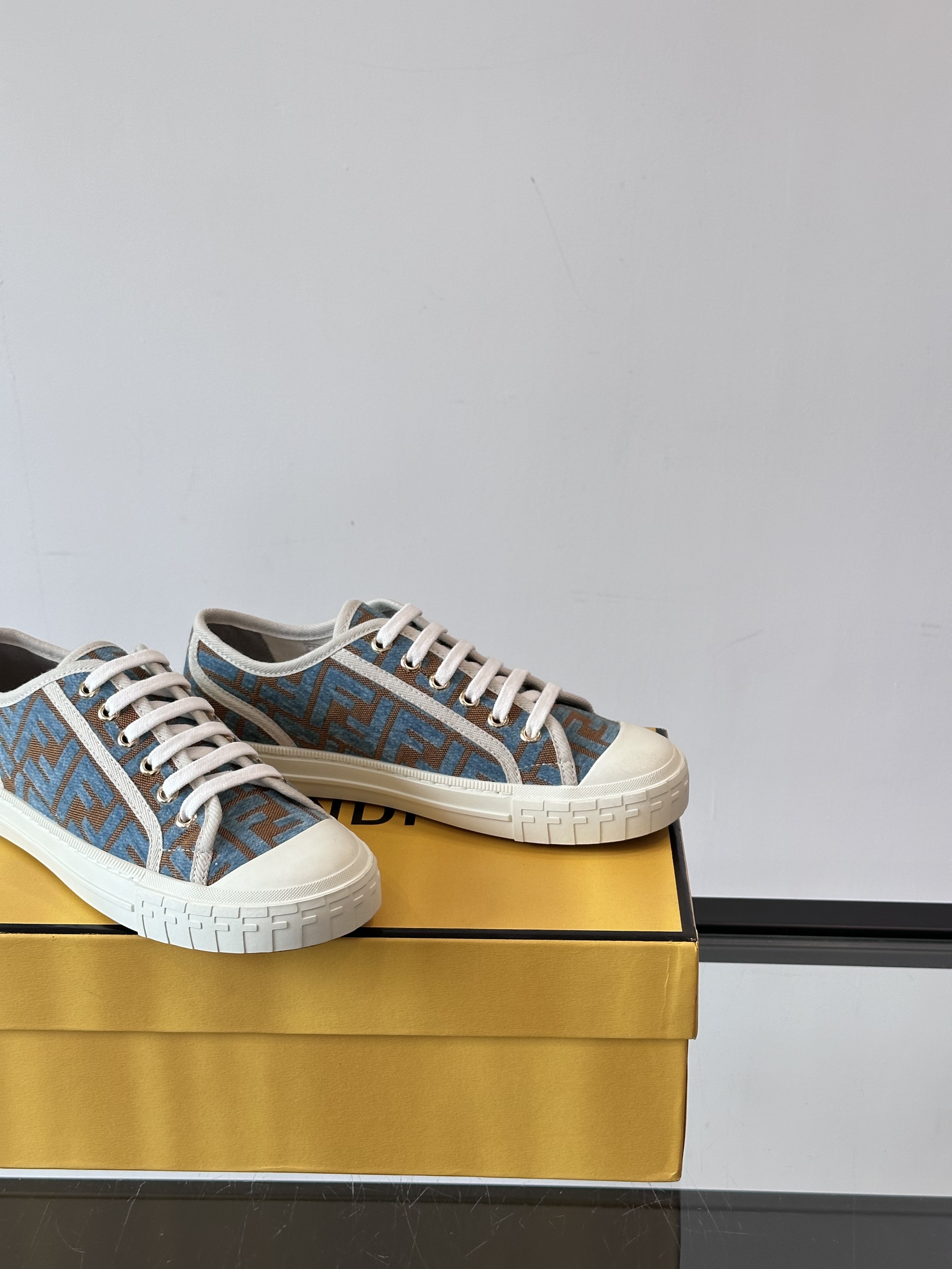 Fend* 2025ss Sneakers(EU35-45)