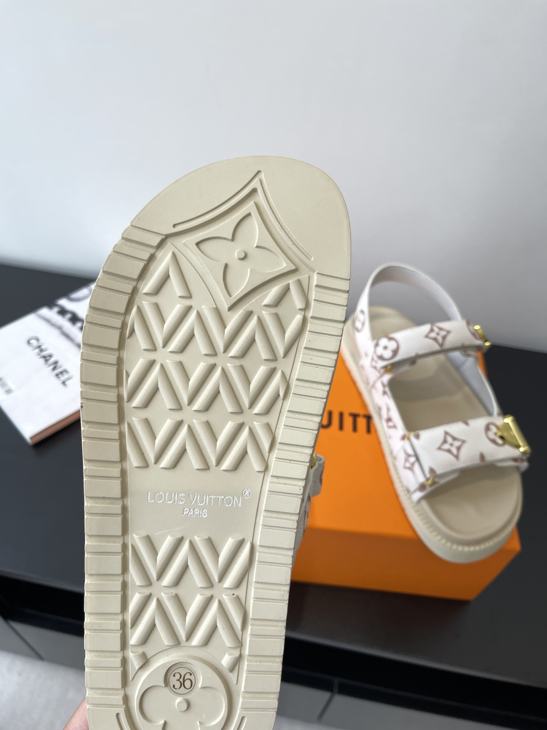 Louis Vuitt0n Slides(EU35-46)