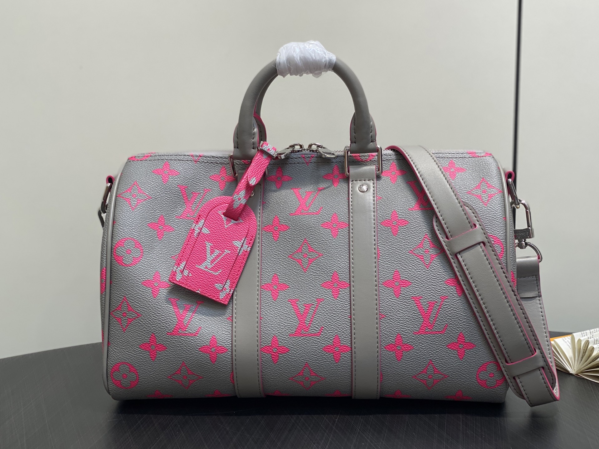 Louis Vuitton Keepall Bandoulière 35 (34 x 21 x 16CM)