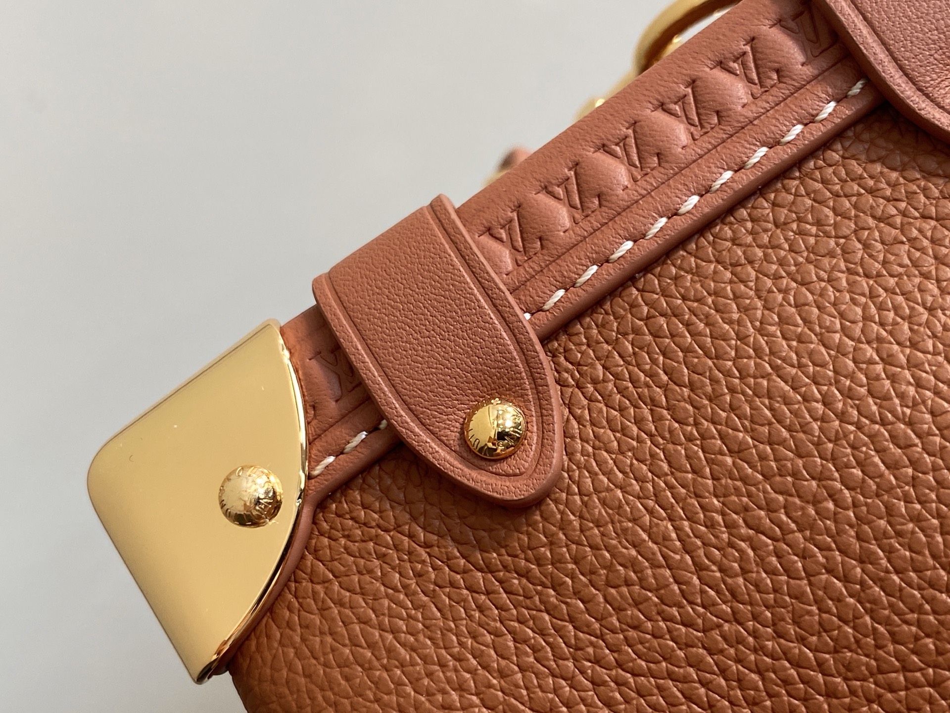 Louis Vuitton Side Trunk Bag (18.0 x 12.5 x 8 CM)