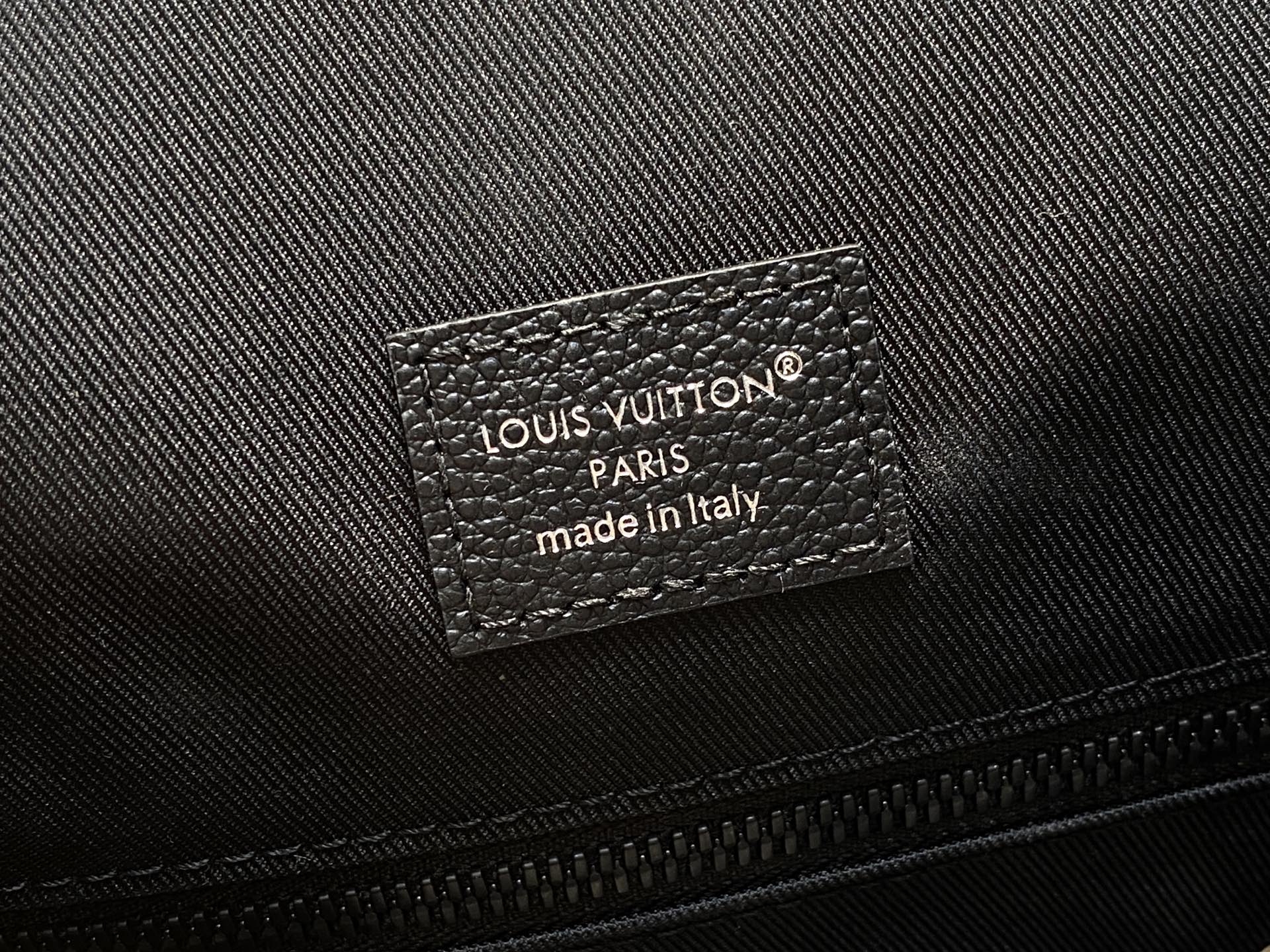 Louis Vuitton Christopher Backpack(38.1 × 43.94 × 12.45CM)