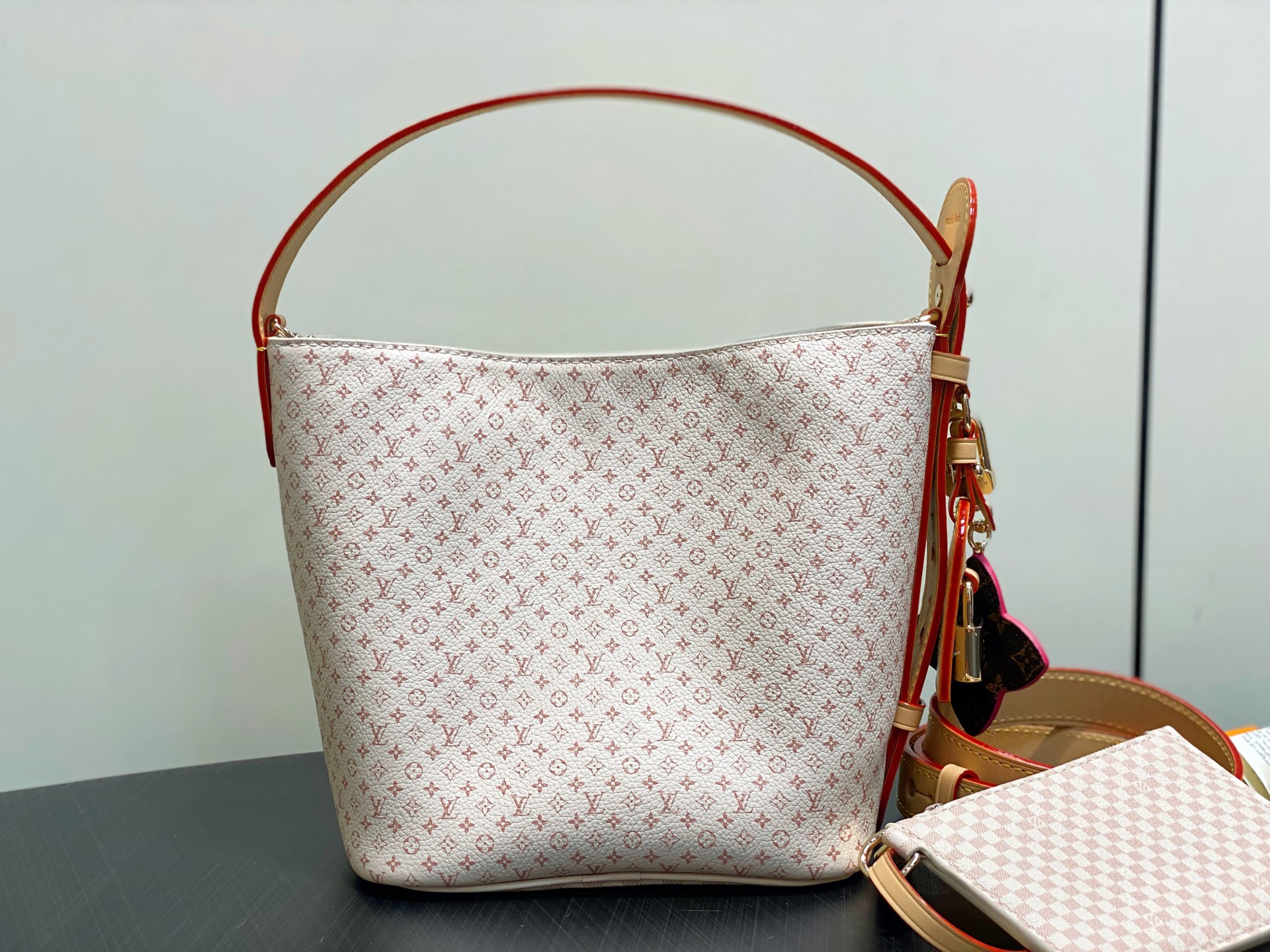 Louis Vuitton All In Bucket(18 x 12 x 16CM)