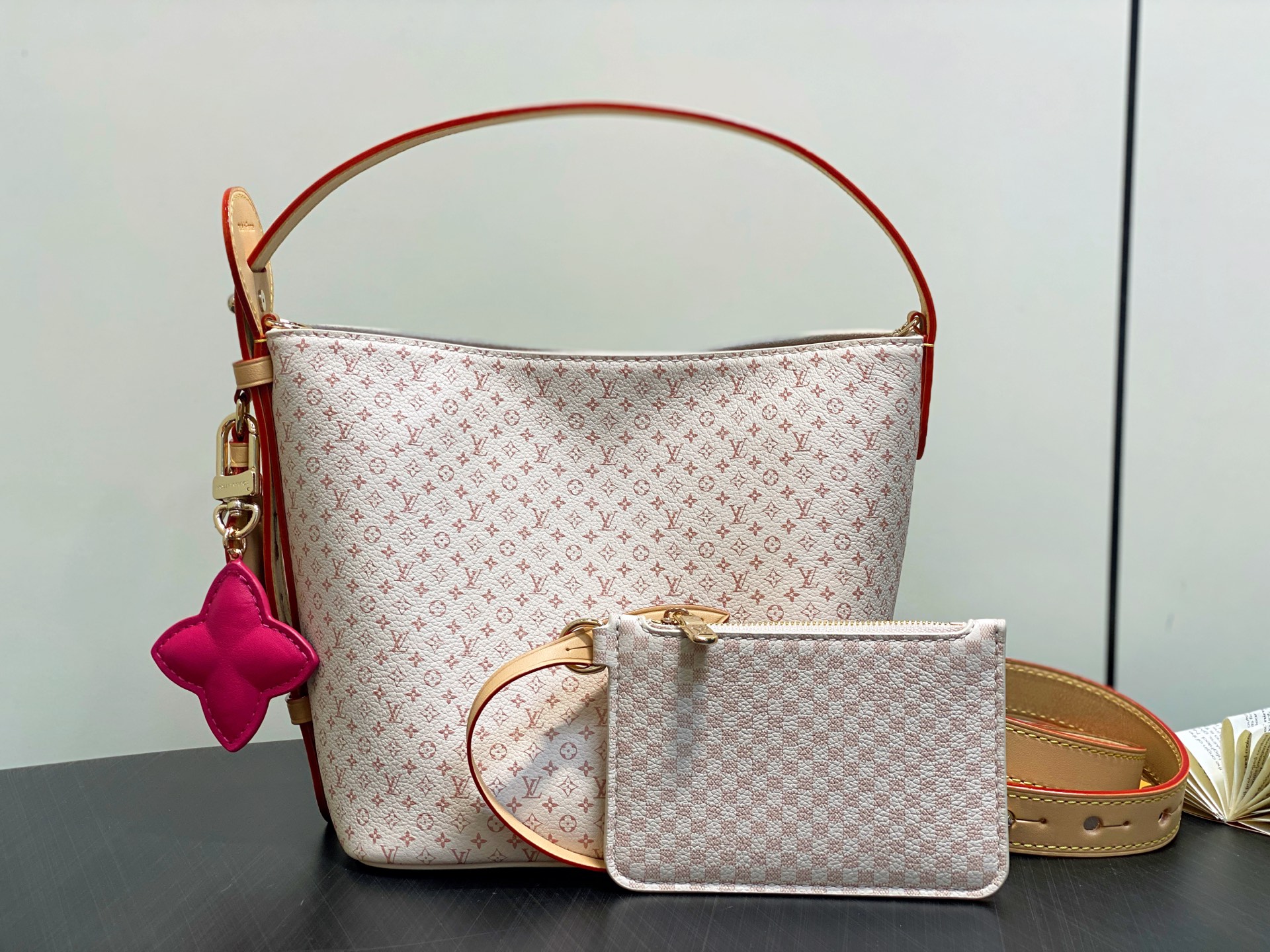 Louis Vuitton All In Bucket(18 x 12 x 16CM)