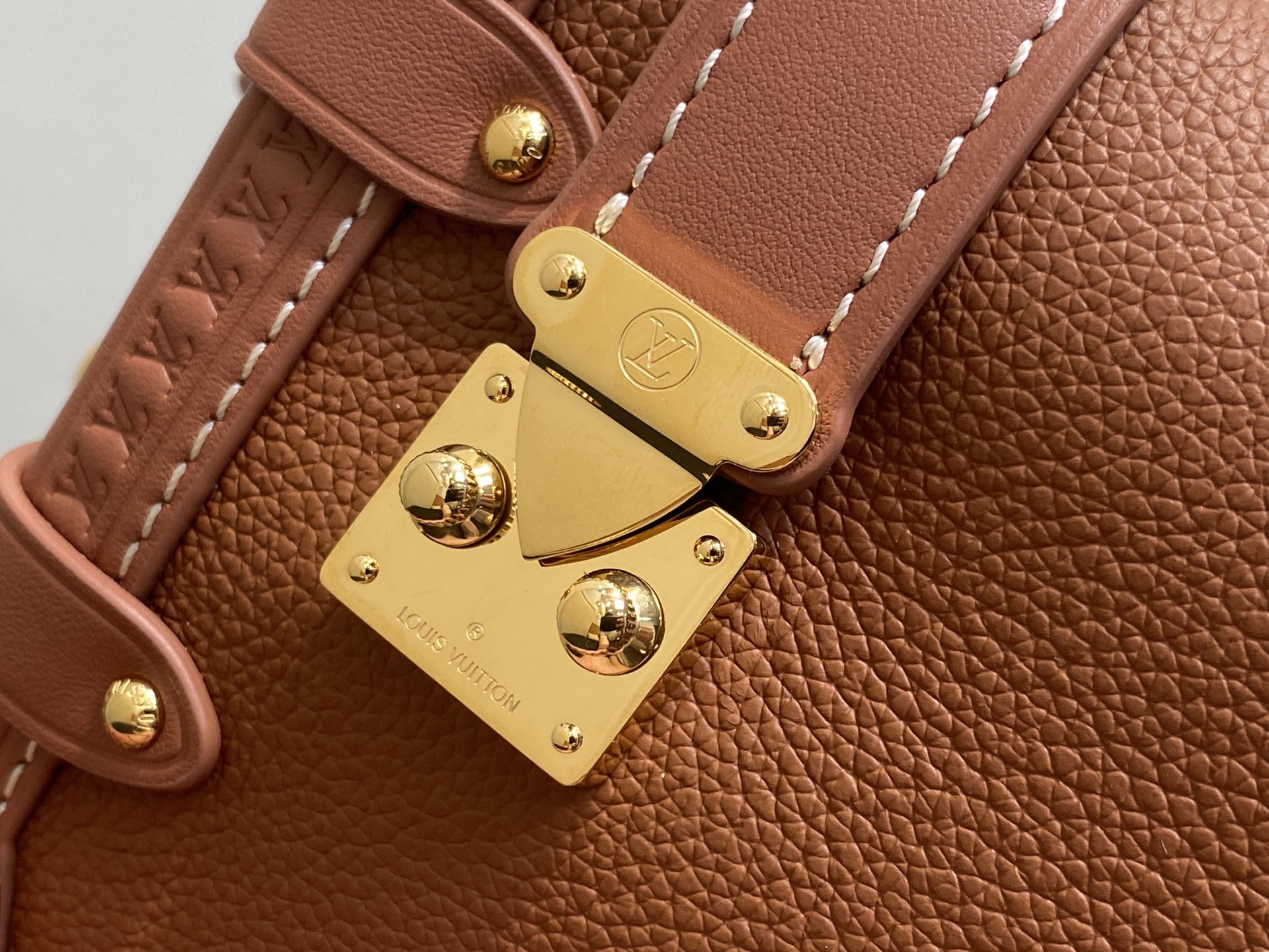 Louis Vuitton Side Trunk Bag (18.0 x 12.5 x 8 CM)