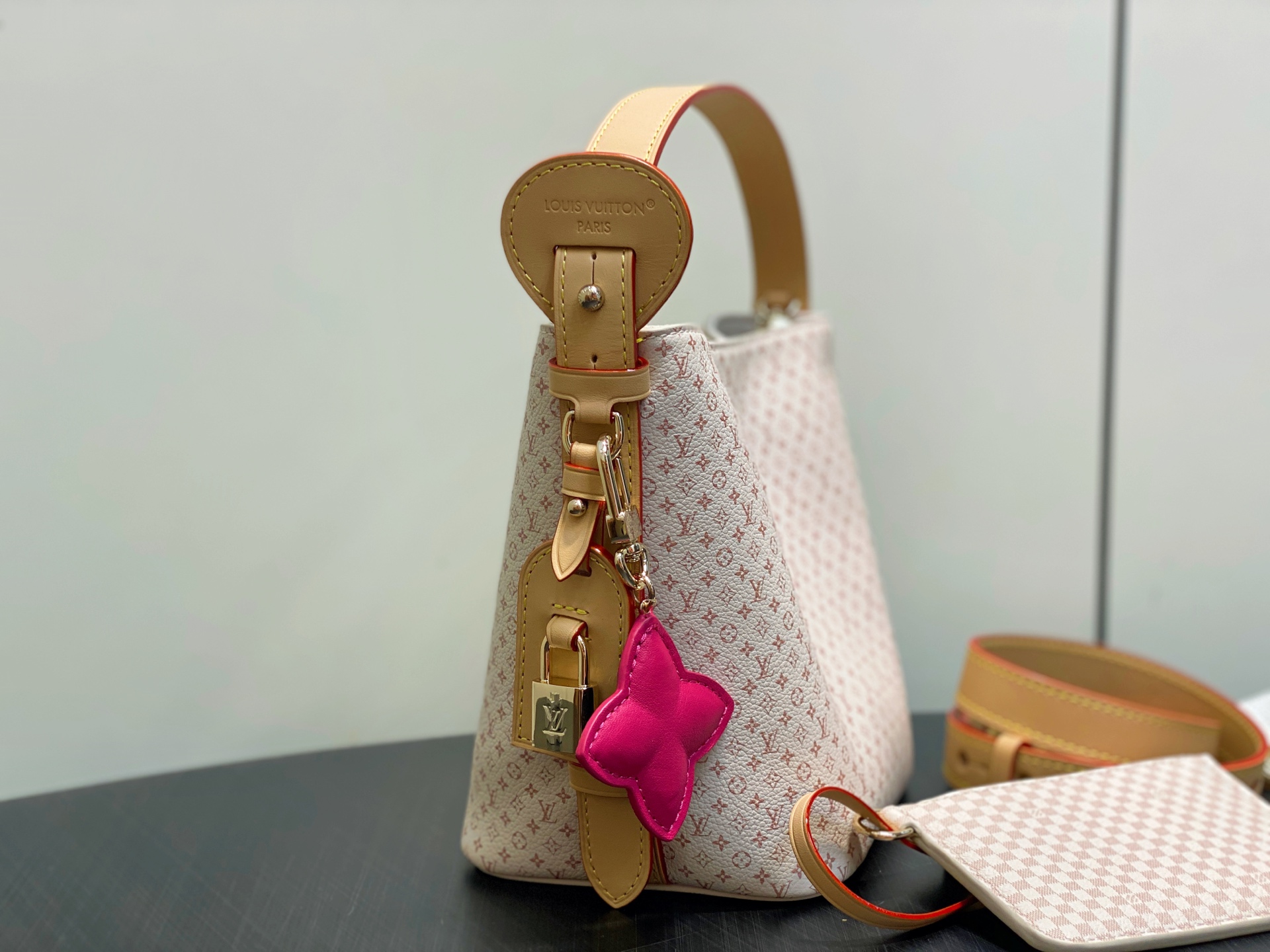 Louis Vuitton All In Bucket(18 x 12 x 16CM)