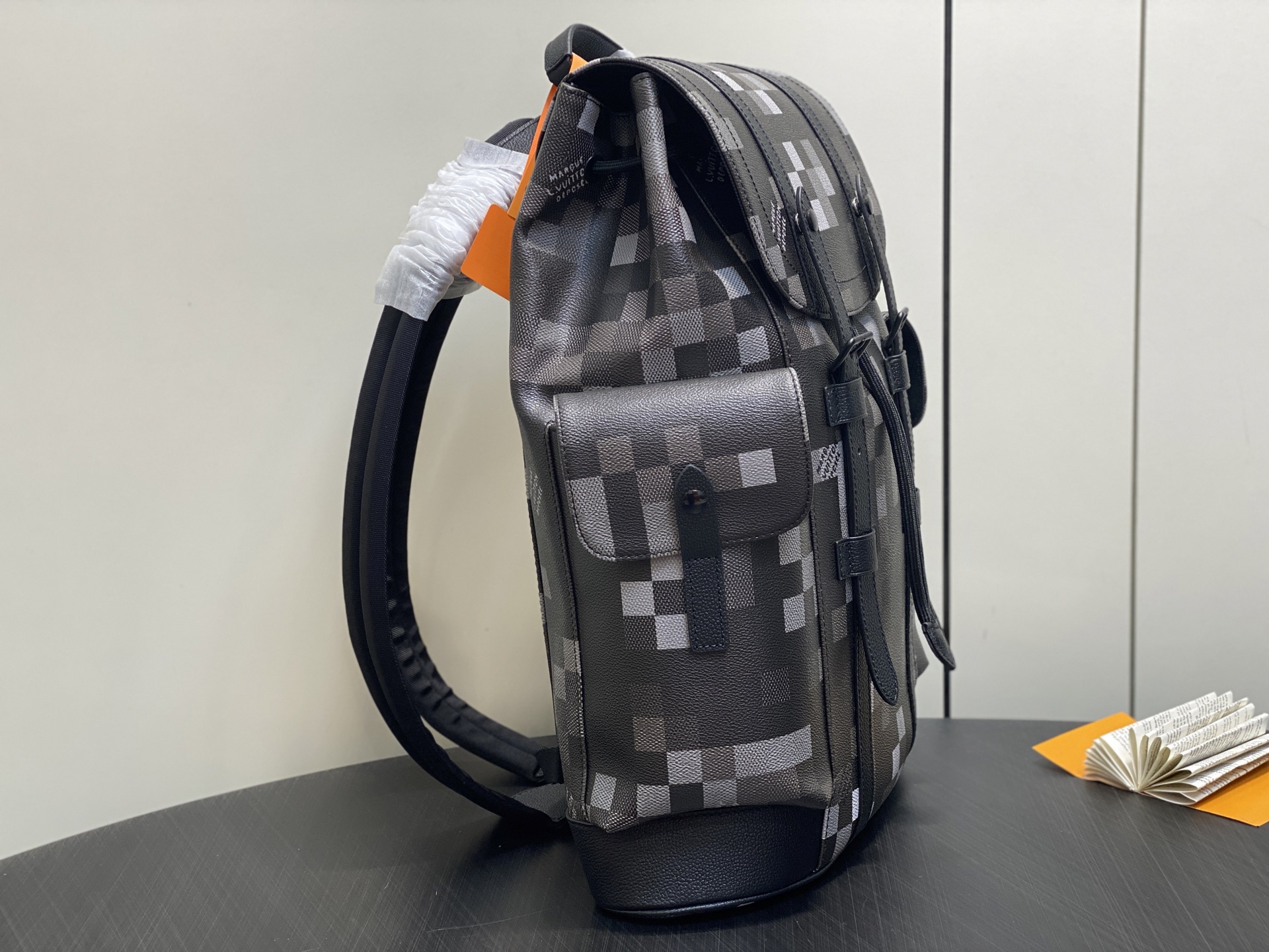 Louis Vuitton Christopher Backpack(38.1 × 43.94 × 12.45CM)