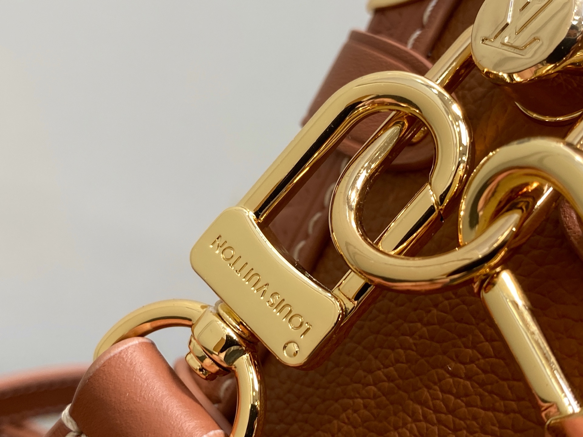 Louis Vuitton Side Trunk Bag (18.0 x 12.5 x 8 CM)