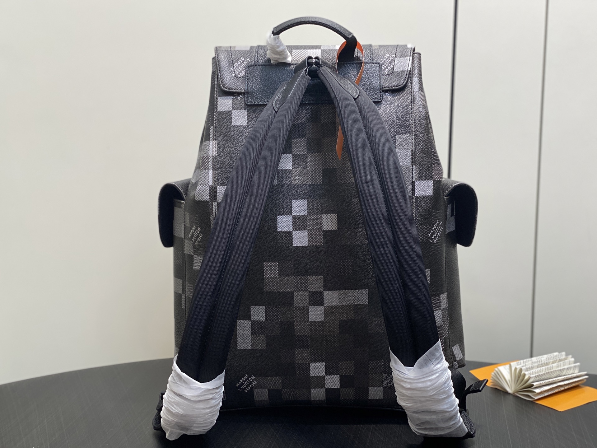 Louis Vuitton Christopher Backpack(38.1 × 43.94 × 12.45CM)