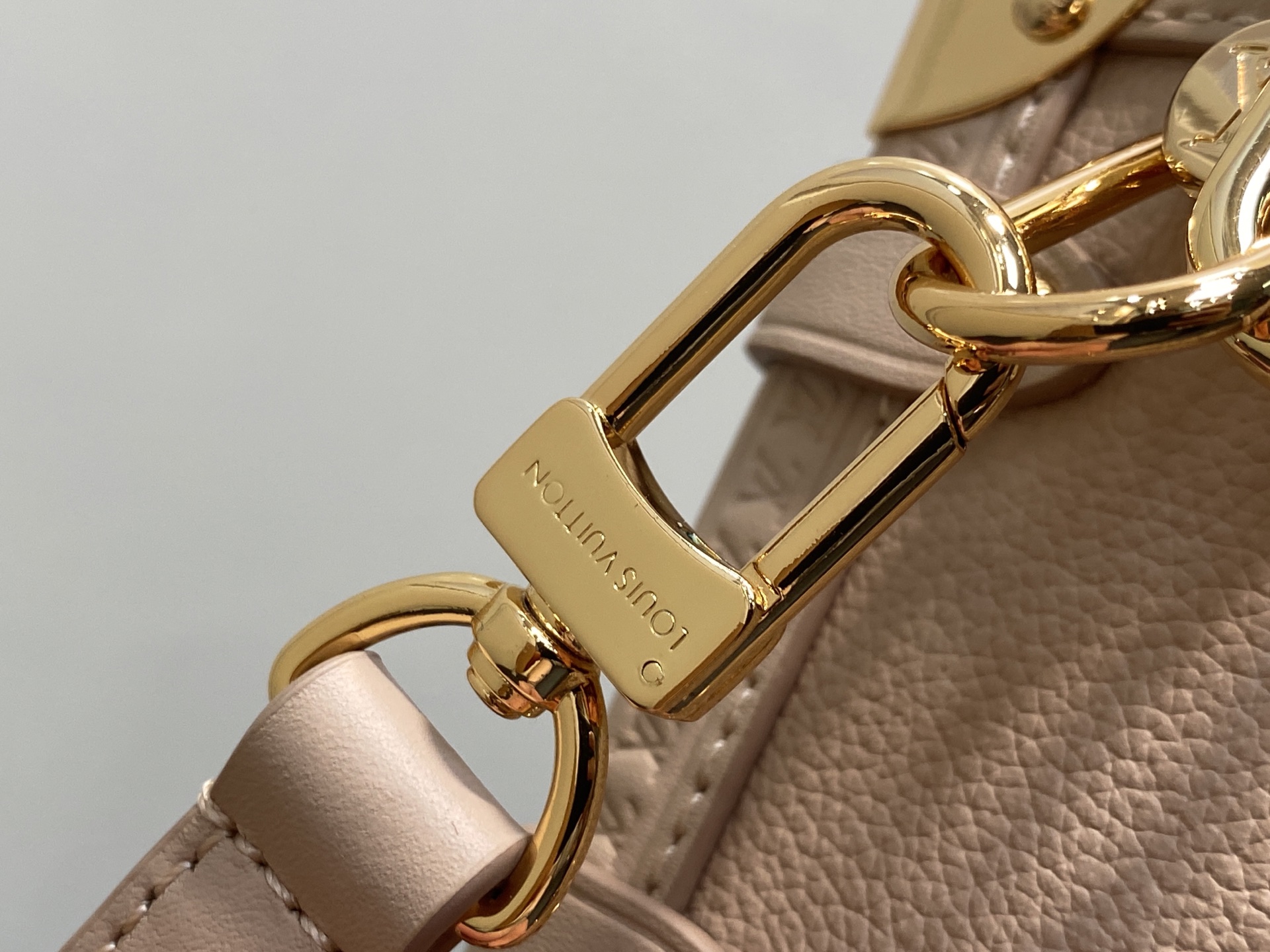 Louis Vuitton Side Trunk Bag (18.0 x 12.5 x 8 CM)