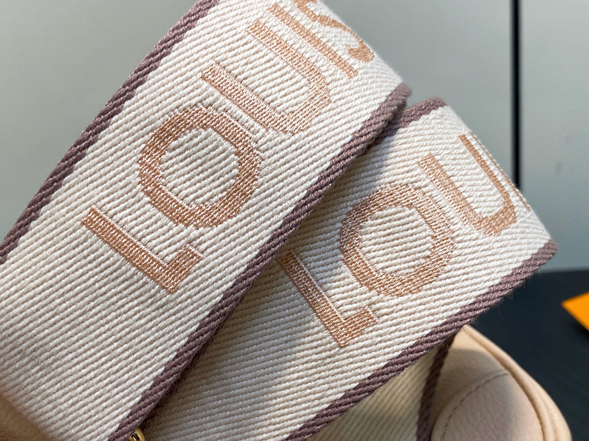 Louis Vuitton Diane Bag (15 x 9 x 24CM)