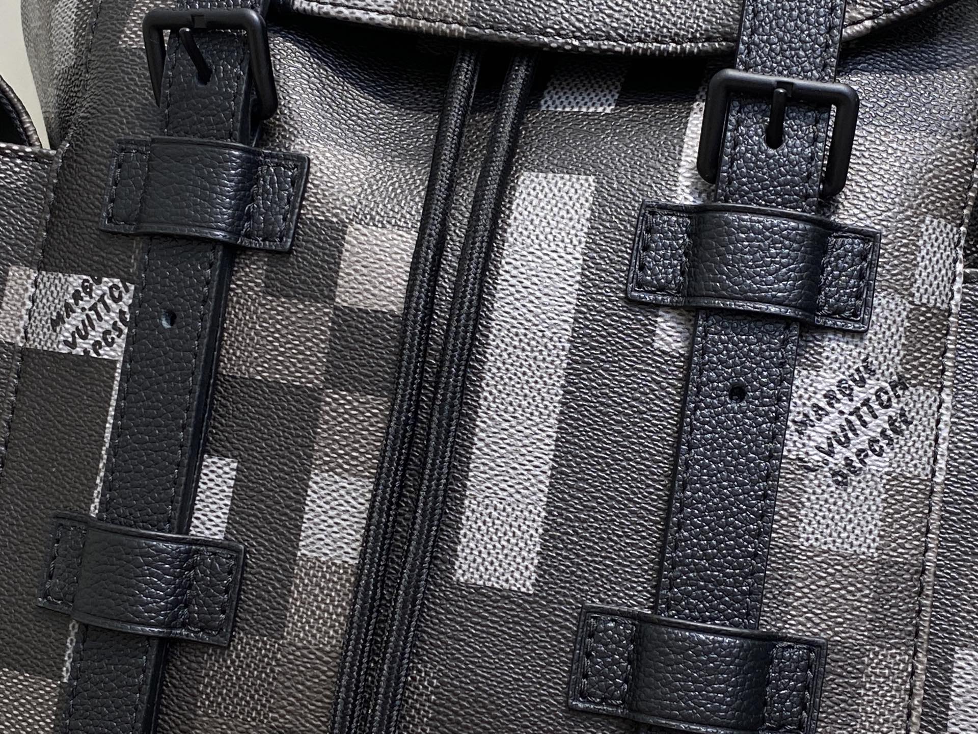 Louis Vuitton Christopher Backpack(38.1 × 43.94 × 12.45CM)