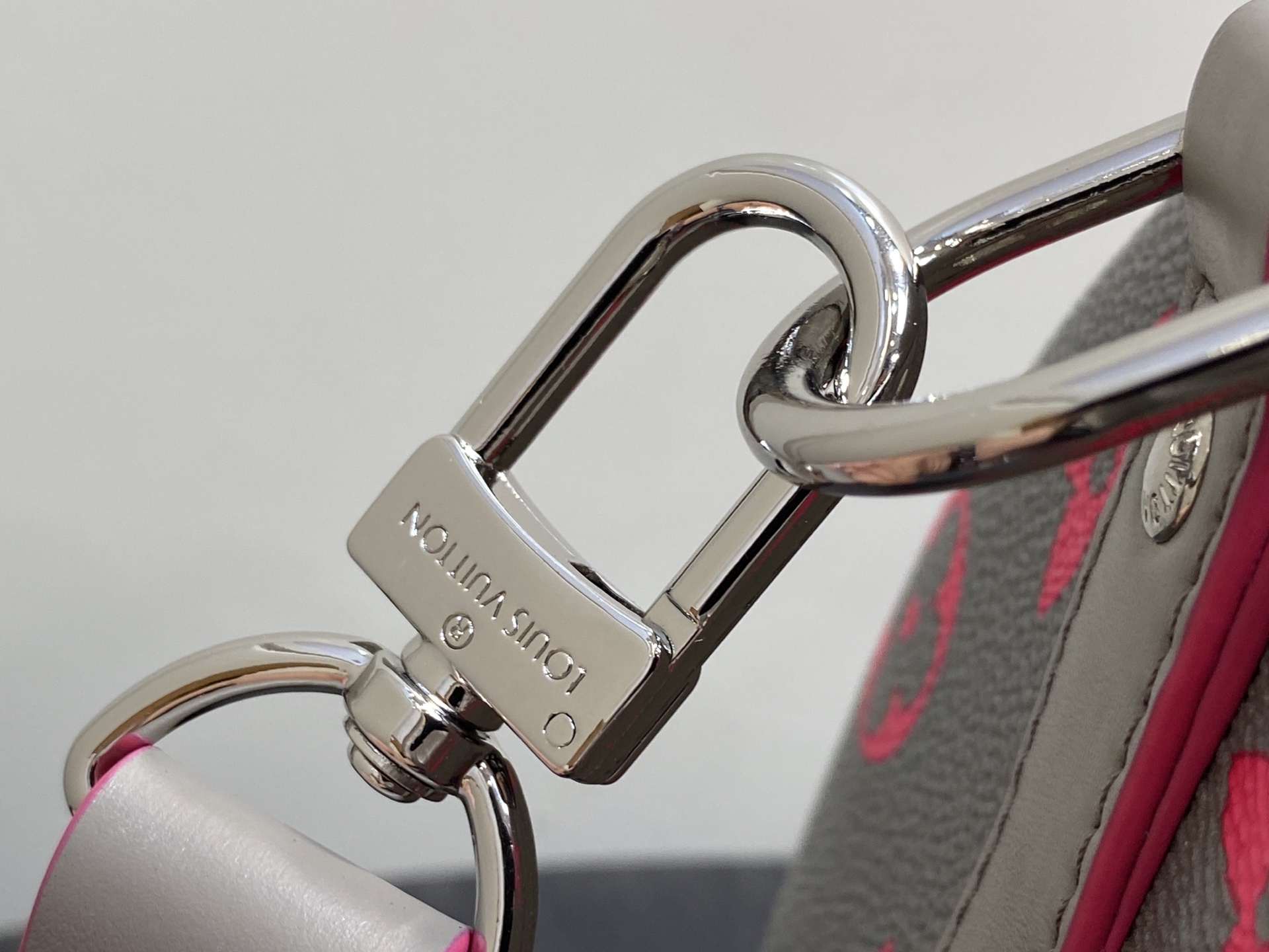 Louis Vuitton Keepall Bandoulière 35 (34 x 21 x 16CM)