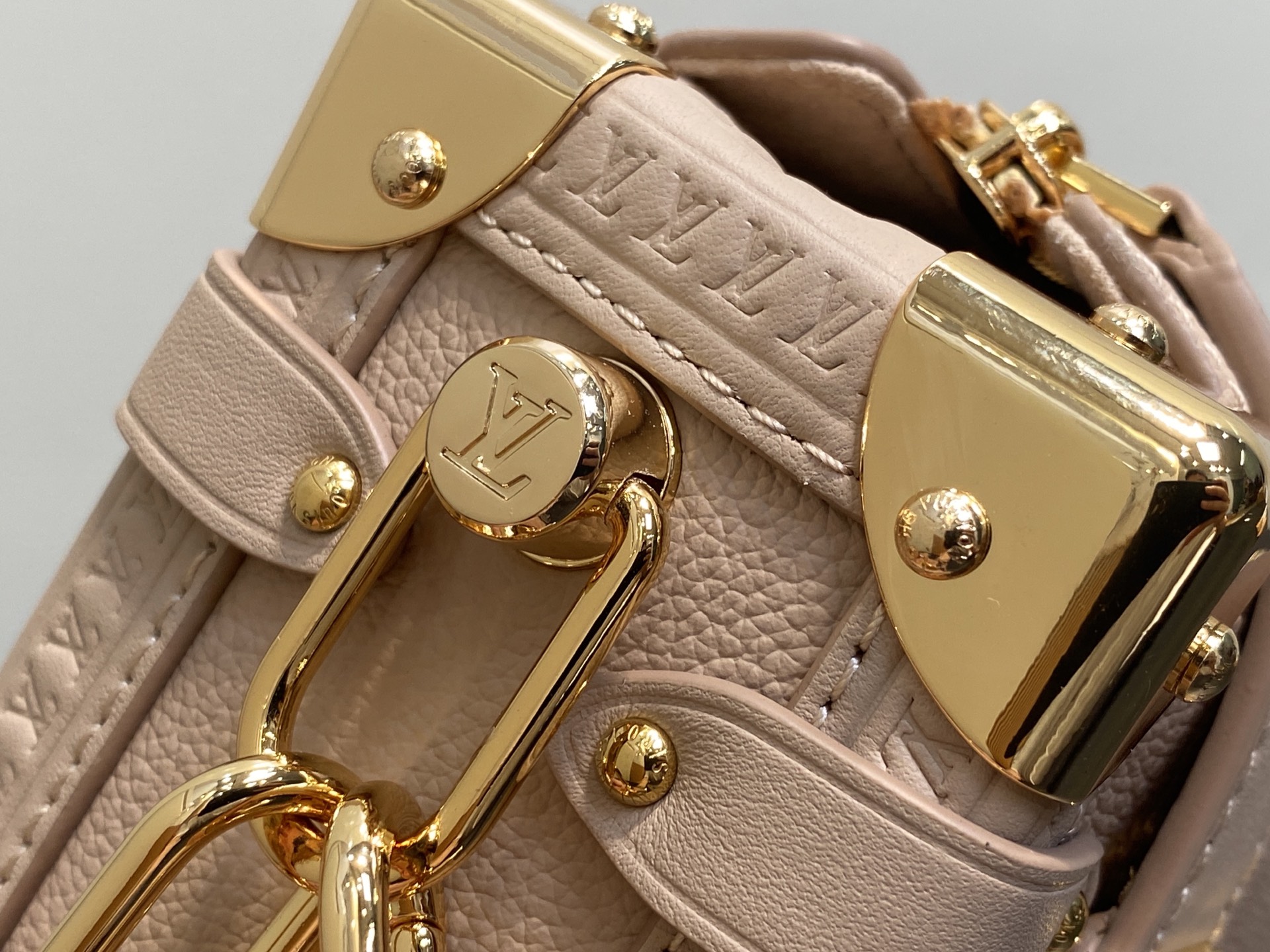 Louis Vuitton Side Trunk Bag (18.0 x 12.5 x 8 CM)