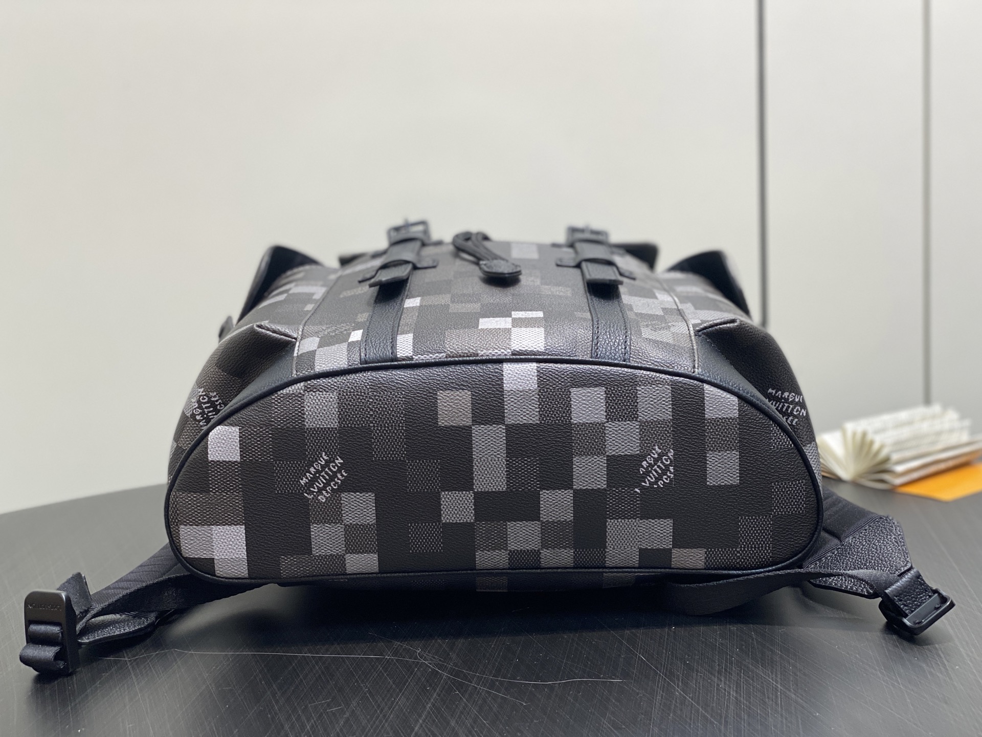 Louis Vuitton Christopher Backpack(38.1 × 43.94 × 12.45CM)