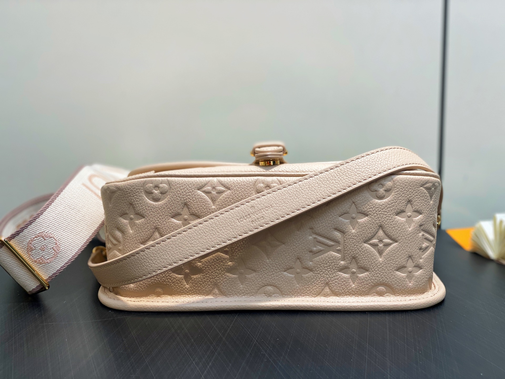 Louis Vuitton Diane Bag (15 x 9 x 24CM)