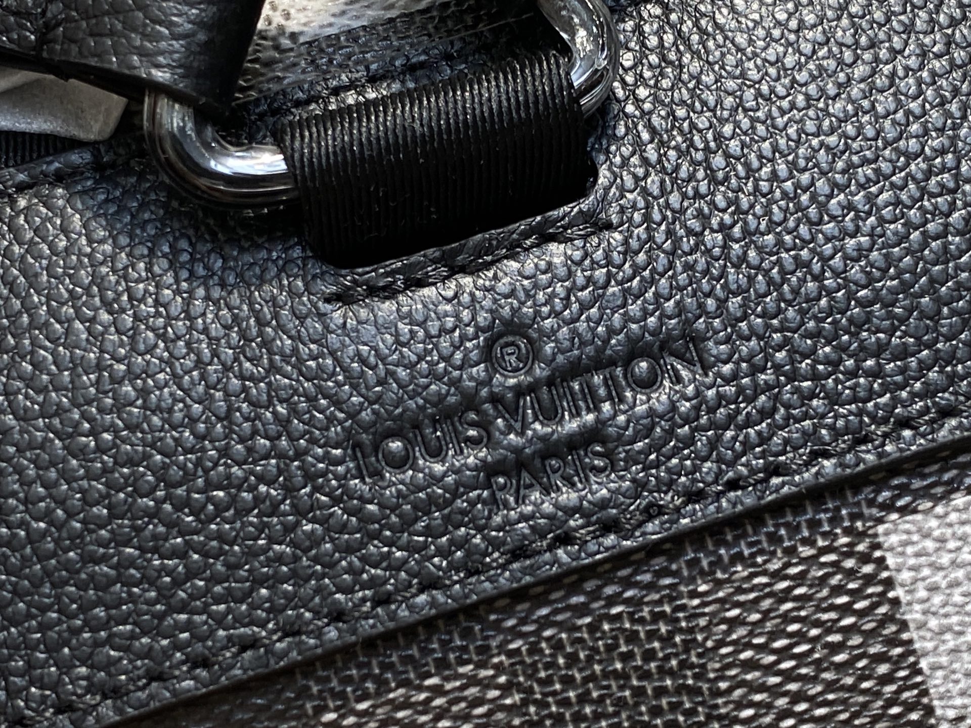 Louis Vuitton Christopher Backpack(38.1 × 43.94 × 12.45CM)