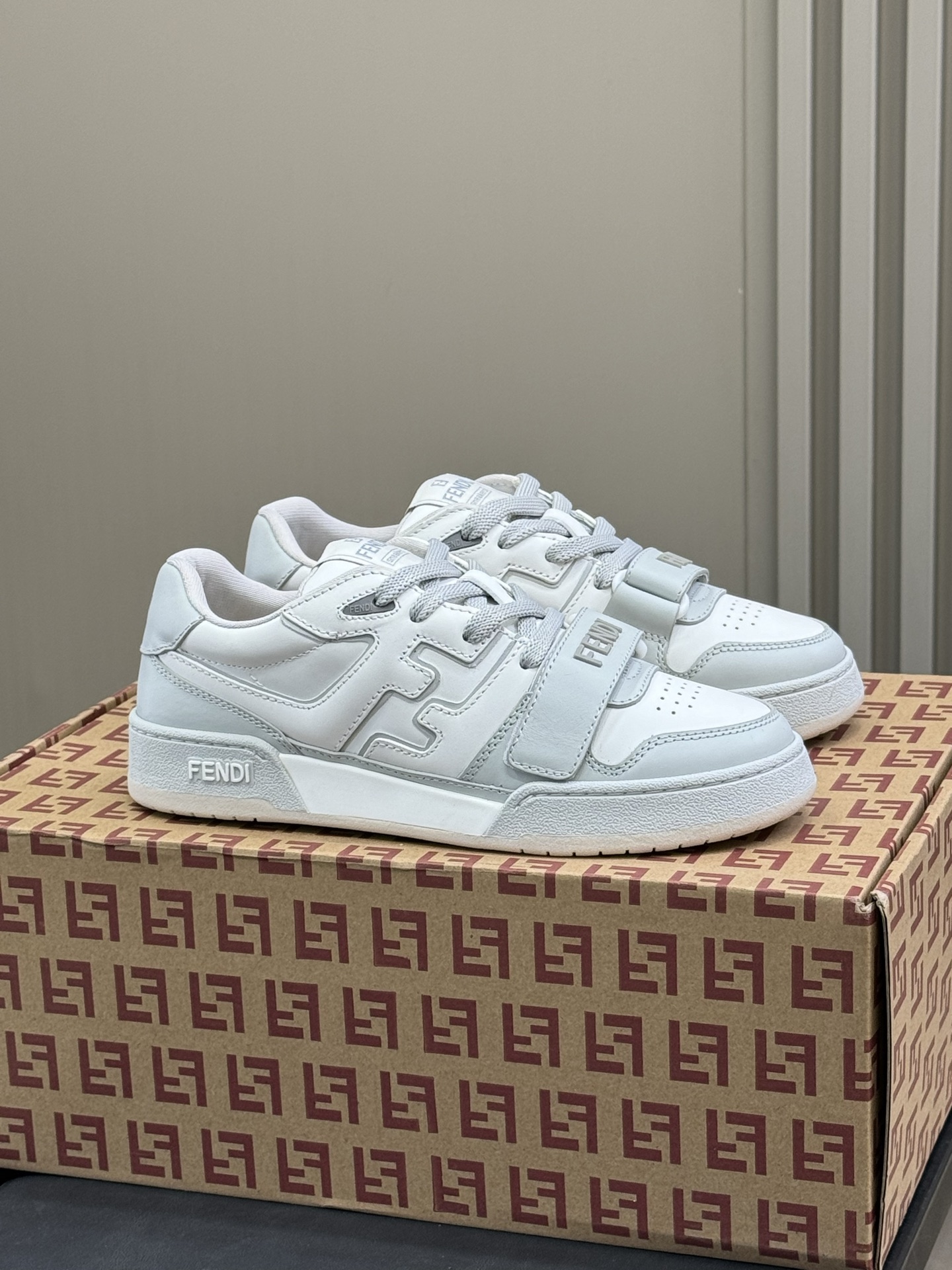 Fend* 2025ss Sneakers(EU35-45)